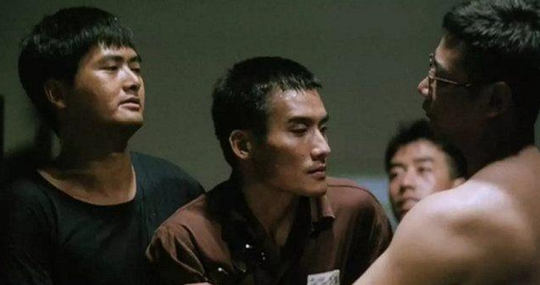 监狱风云电影海报，周润发与梁家辉的经典同框