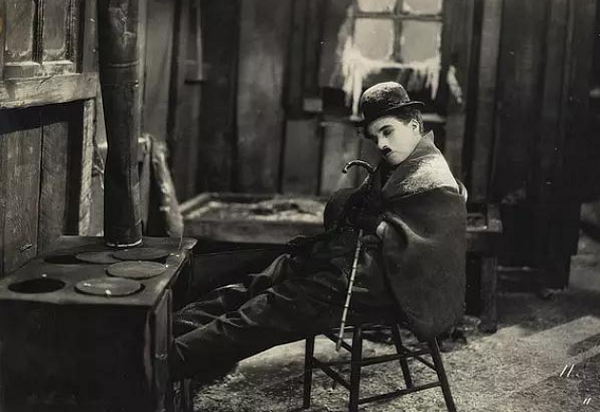 卓别林电影全集蓝光高清下载_喜剧大师查理卓别林9部经典代表作合集_必看默片喜剧电影推荐