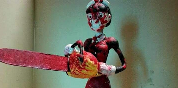 电锯女仆动画片经典海报，女仆手持电锯对抗丧尸