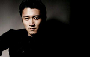 谢霆锋早期青涩照与后期成熟影帝形象对比