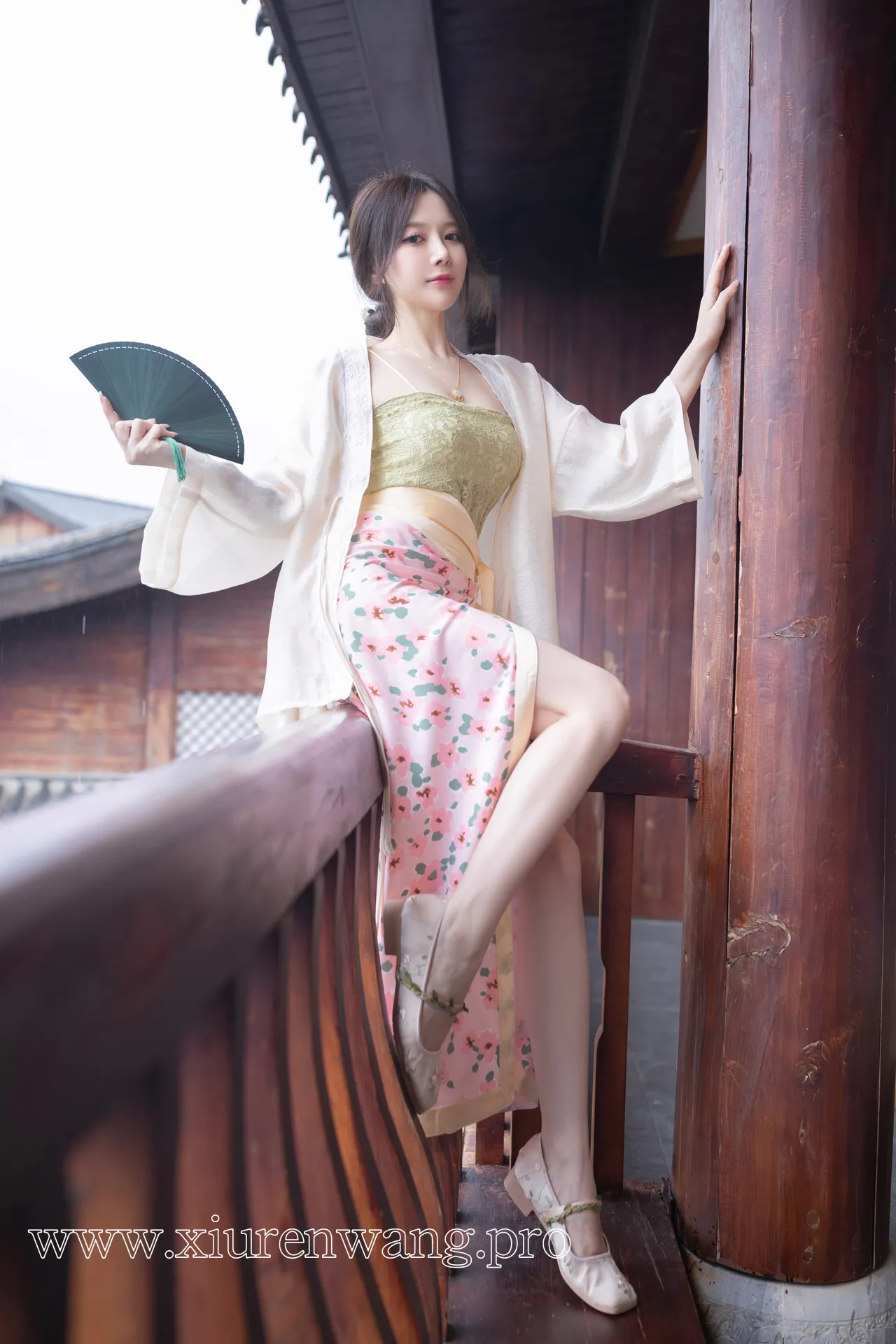 [精品]在线观看！鱼子酱Fish《古风如画》私购未上架cos套图，最新更新作品合集惊艳开仓