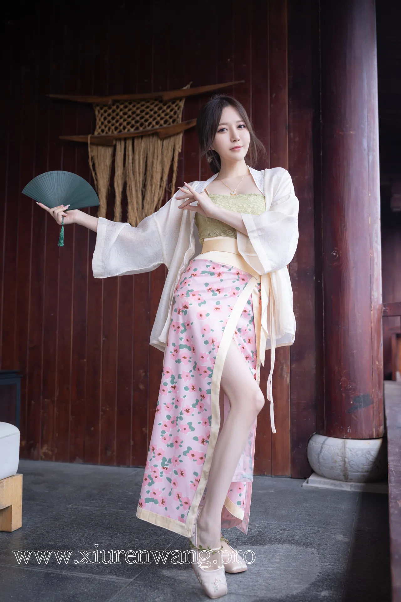 [精品]在线观看！鱼子酱Fish《古风如画》私购未上架cos套图，最新更新作品合集惊艳开仓