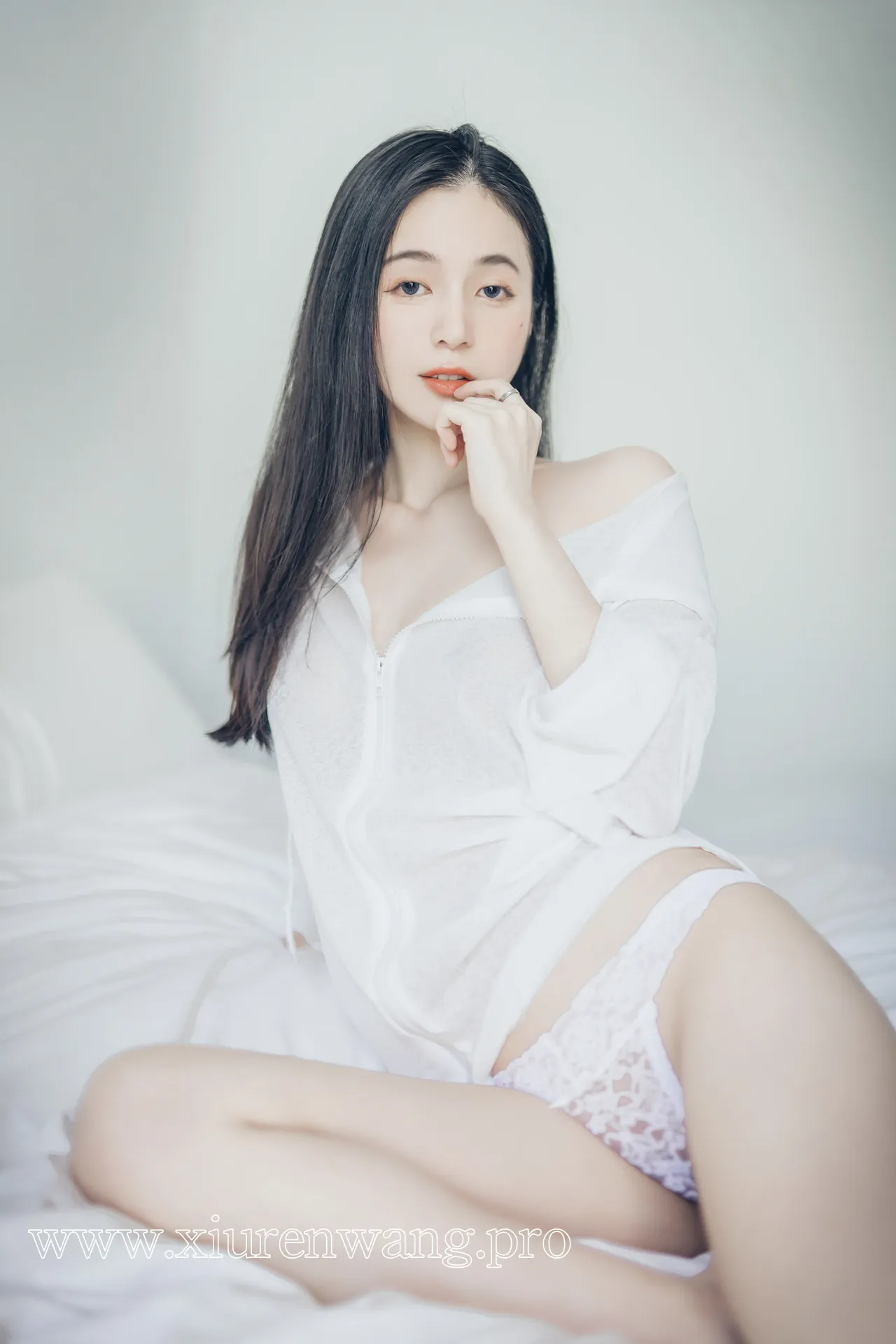 [精品]辰辰cos套图在线观看：最新更新作品合集，解锁阳光女孩的二次元魅力