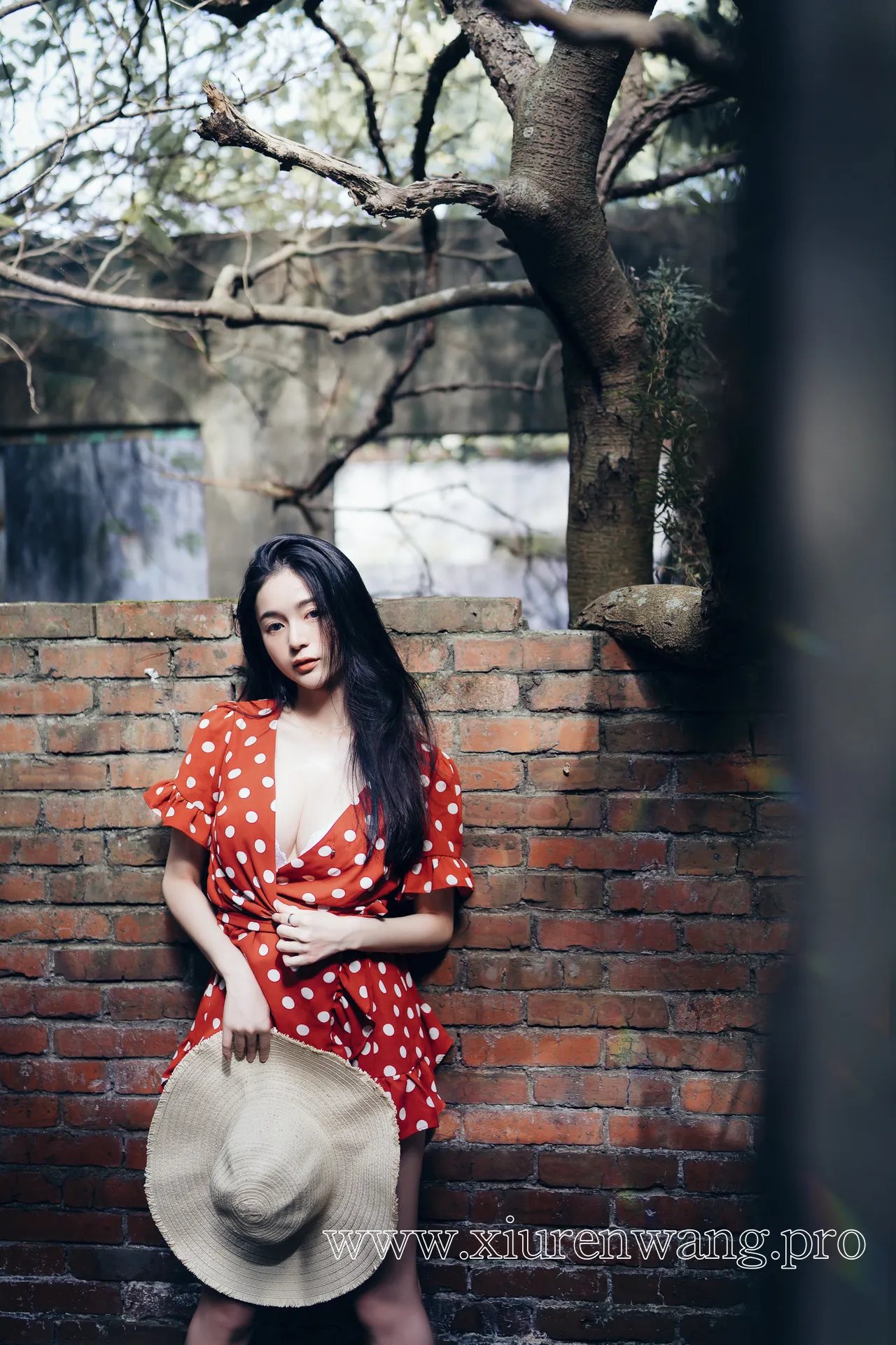 [精品]辰辰ChenChen《野外初体验》在线观看！最新cos套图+作品合集解锁少女感新高度