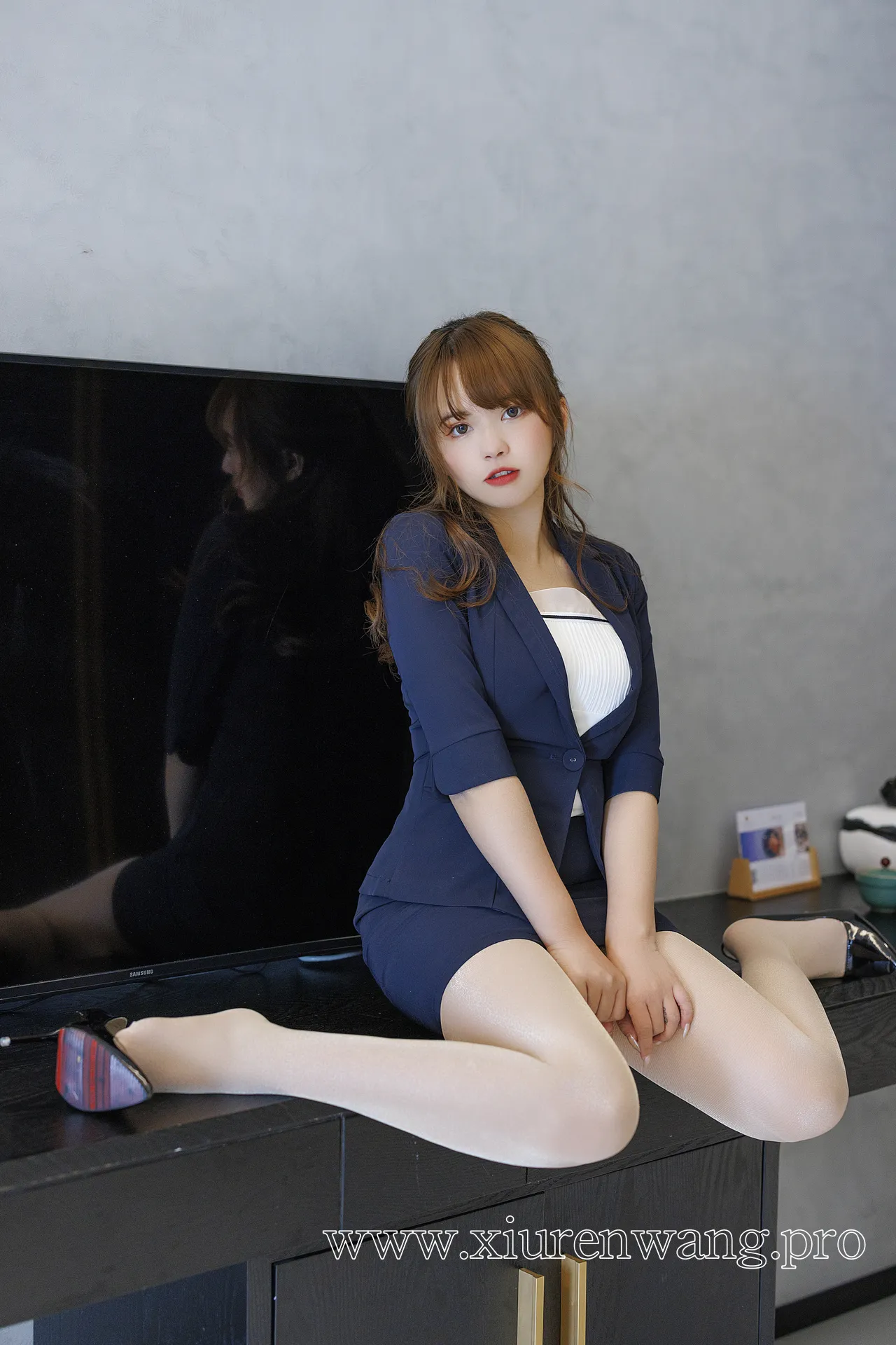 [精品]张思允最新更新！蓝色制服cos套图作品合集上线，在线观看解锁惊艳名场面