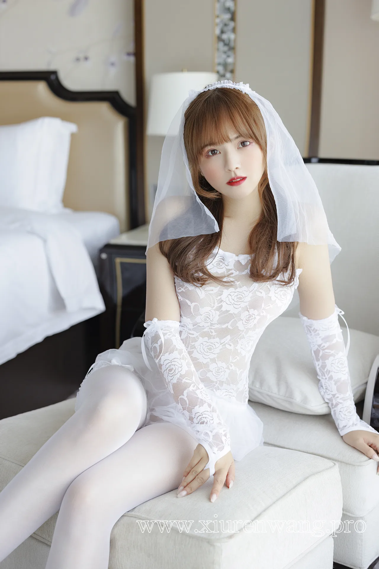 [精品]张思允白色婚纱cos套图在线观看！最新更新作品合集全解析