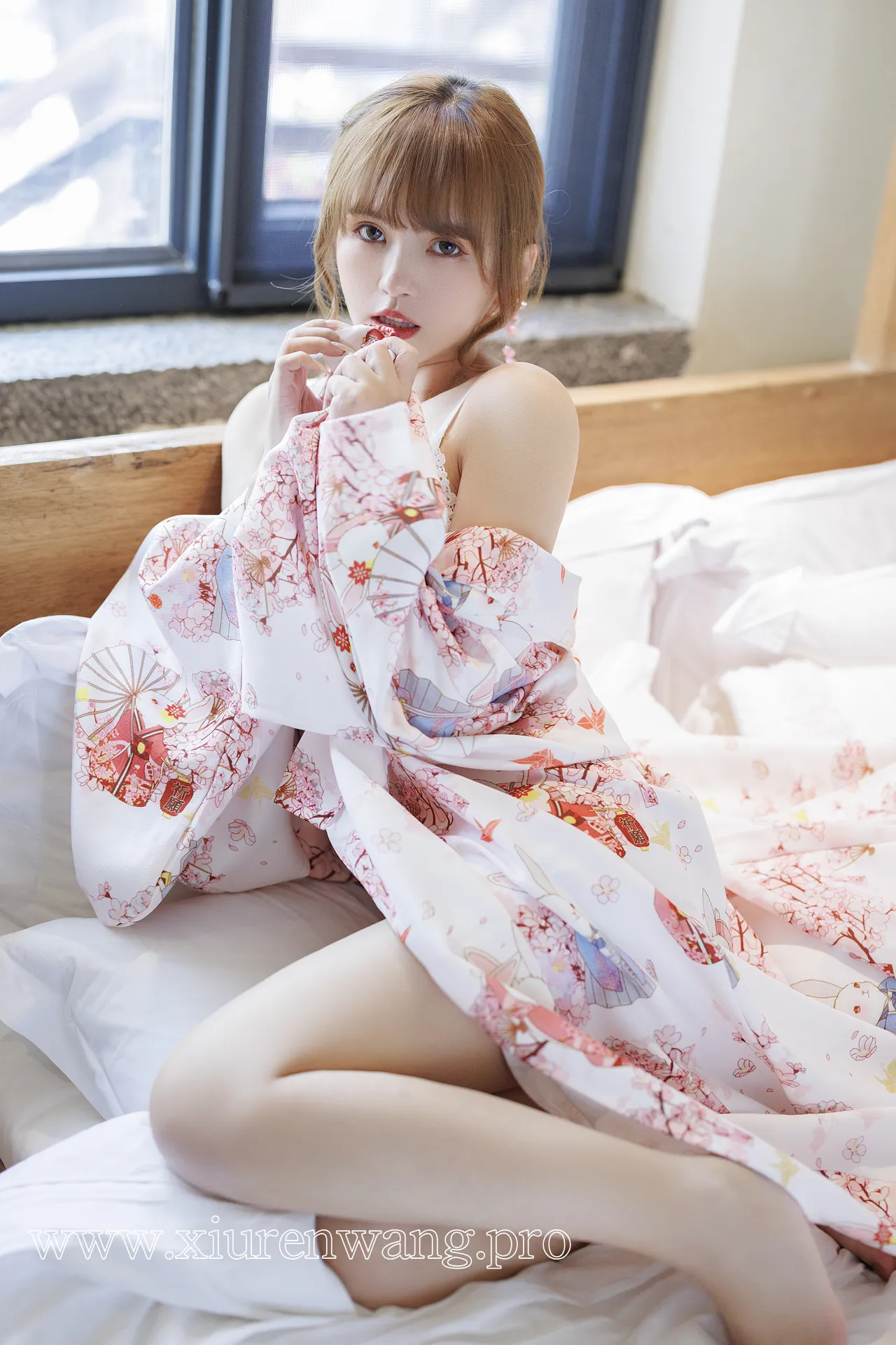 张思允 – 樱花少女写真开篇,展现不同于芝芝Booty的清纯美学