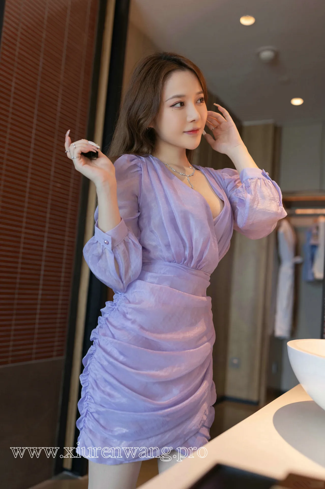 [精品]秀人名模鱼子酱Fish最新作品合集上线！《紫色连衣裙》cos套图在线观看