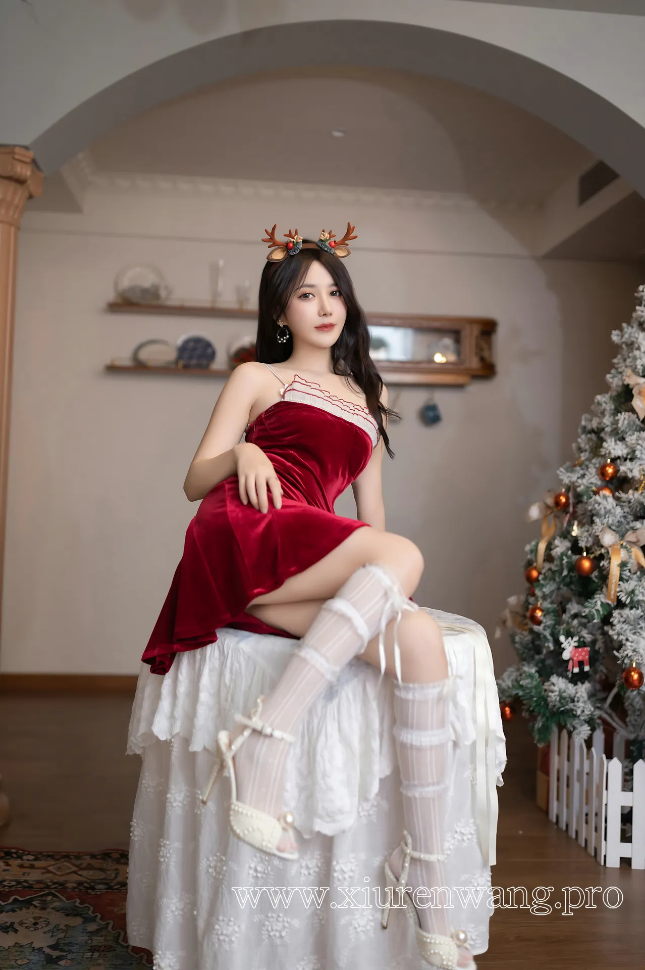 [精品]秀人名模鱼子酱Fish《圣诞快乐》cos套图合集上线！在线观看最新更新，粉丝直呼「这才是圣诞该有的样子」