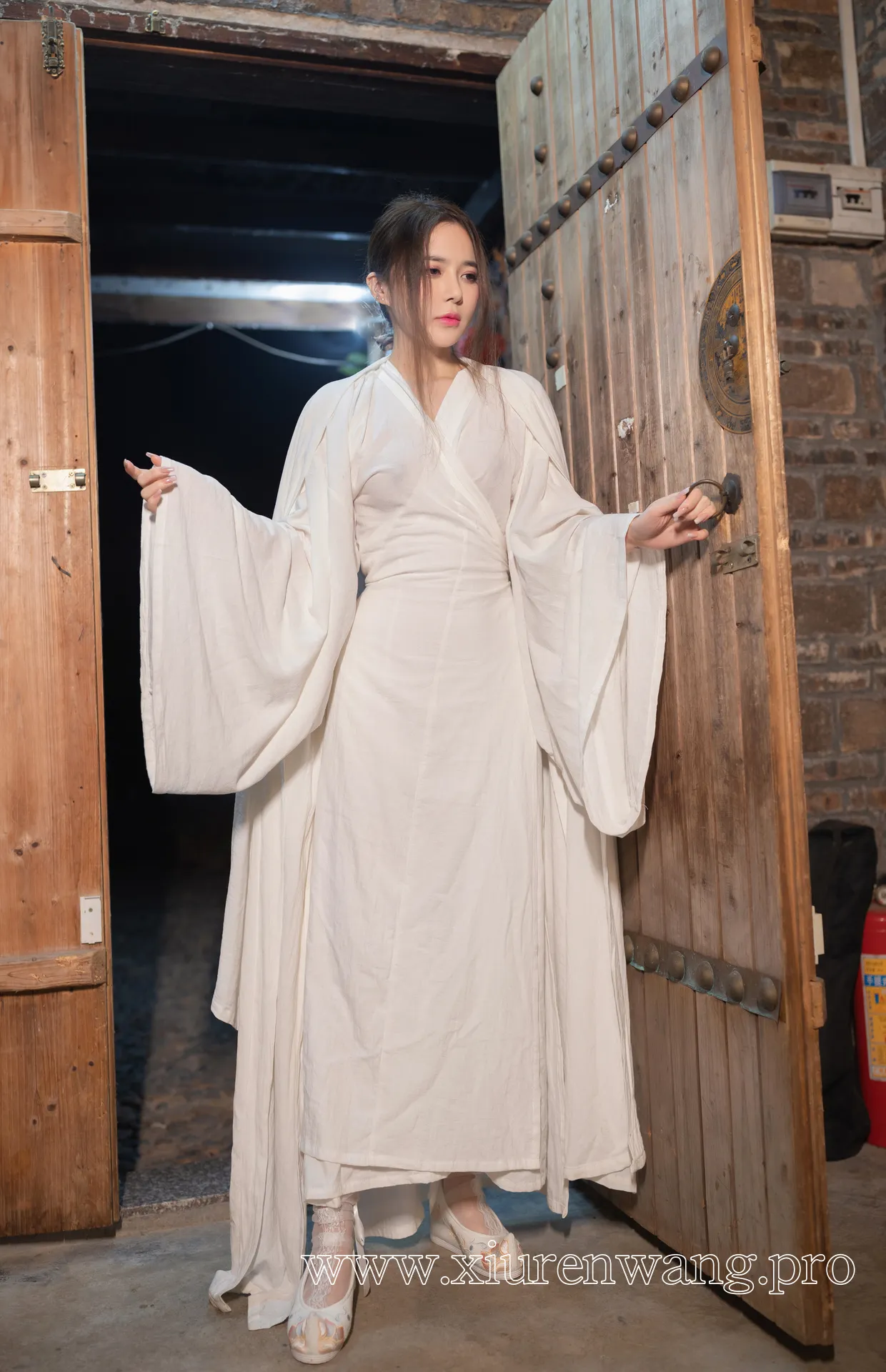 [精品]最新更新！秀人名模鱼子酱Fish《小树林的故事》cos套图上线，作品合集在线观看指南