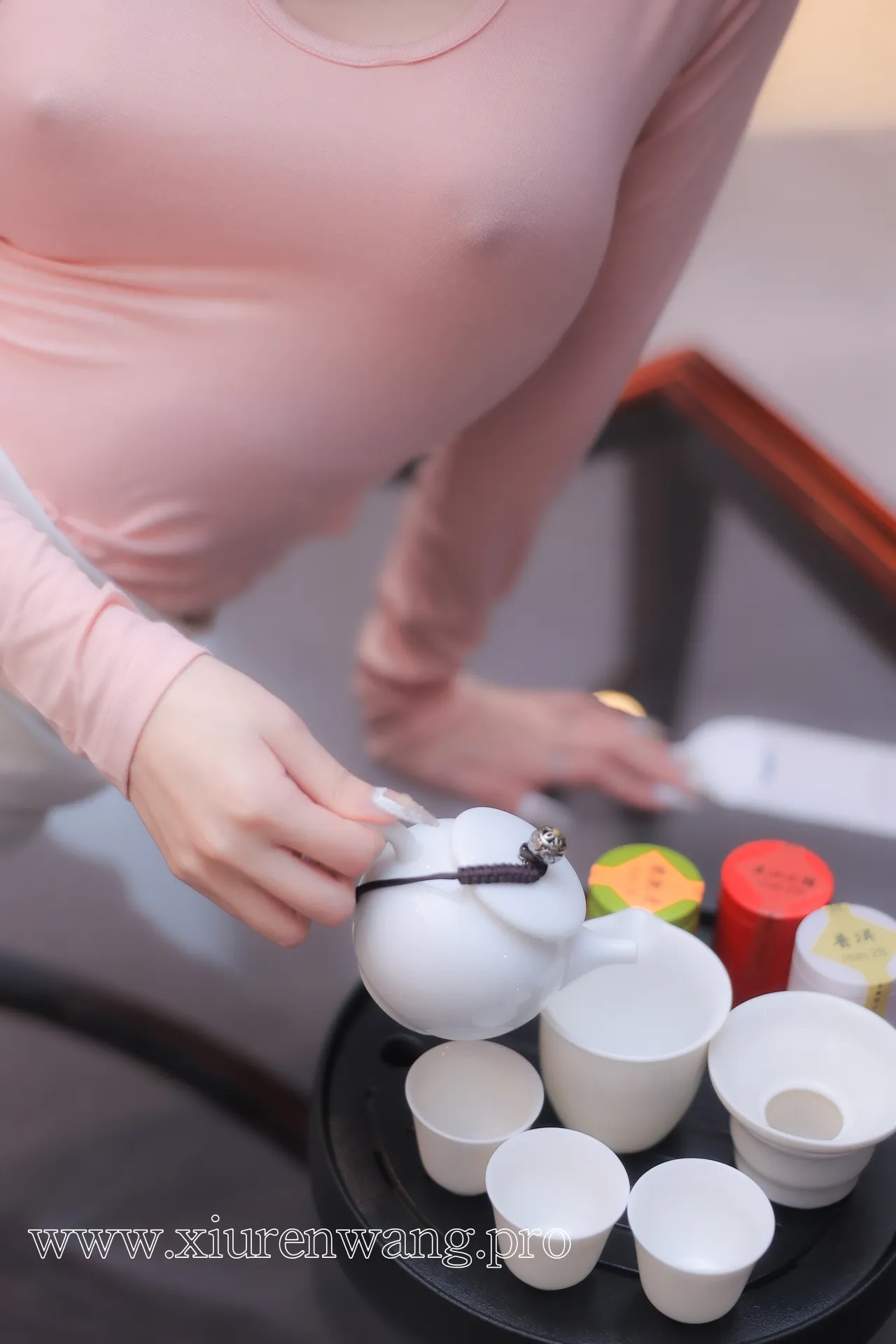 [精品]谢小蒽(幼幼)粉色上衣cos套图合集：最新更新在线观看，解锁二次元少女的心动密码