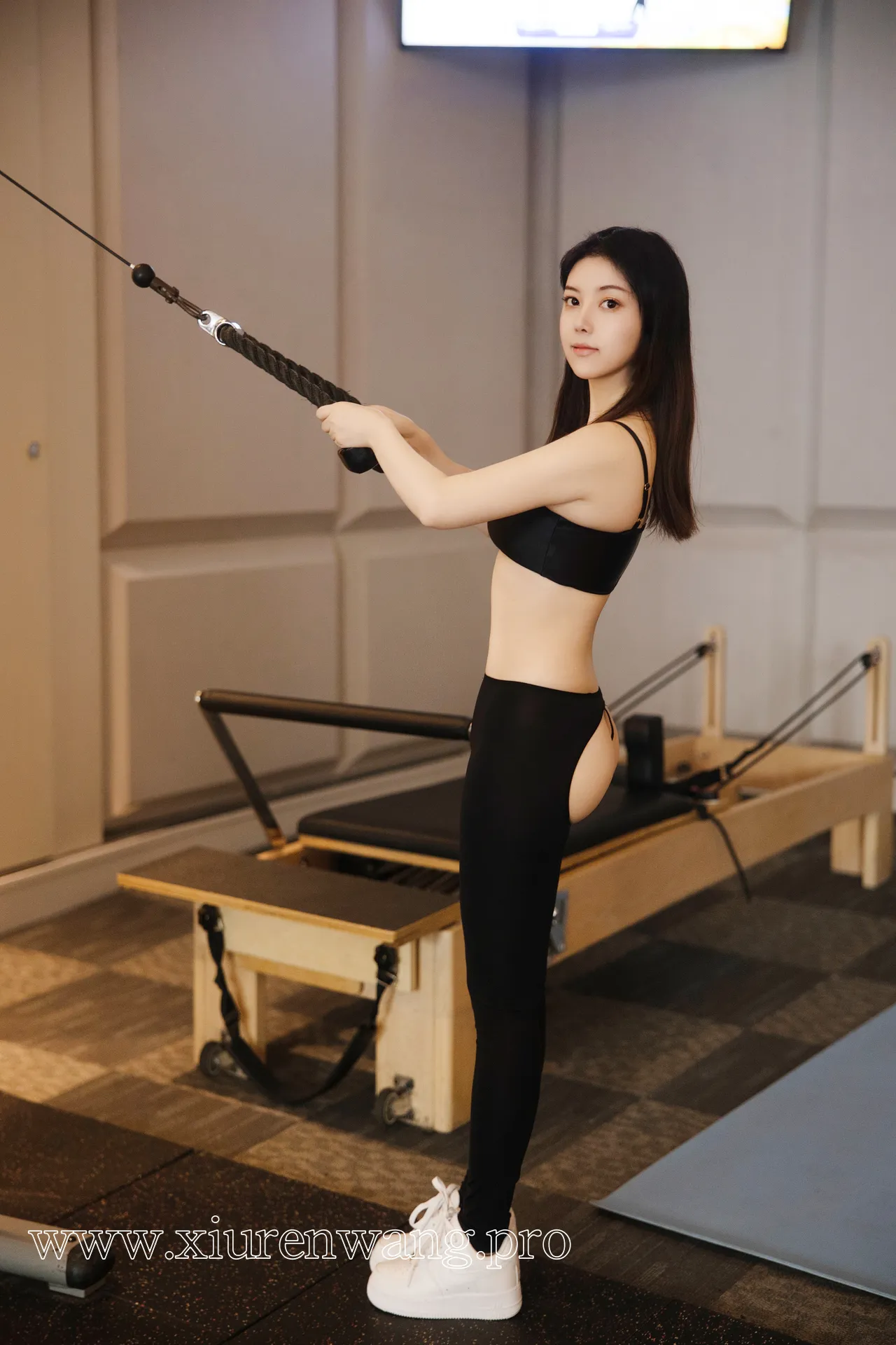 [精品]加朵babe作品合集｜最新双人健身房cos套图爆火，在线追更+豆瓣酱热评全解析