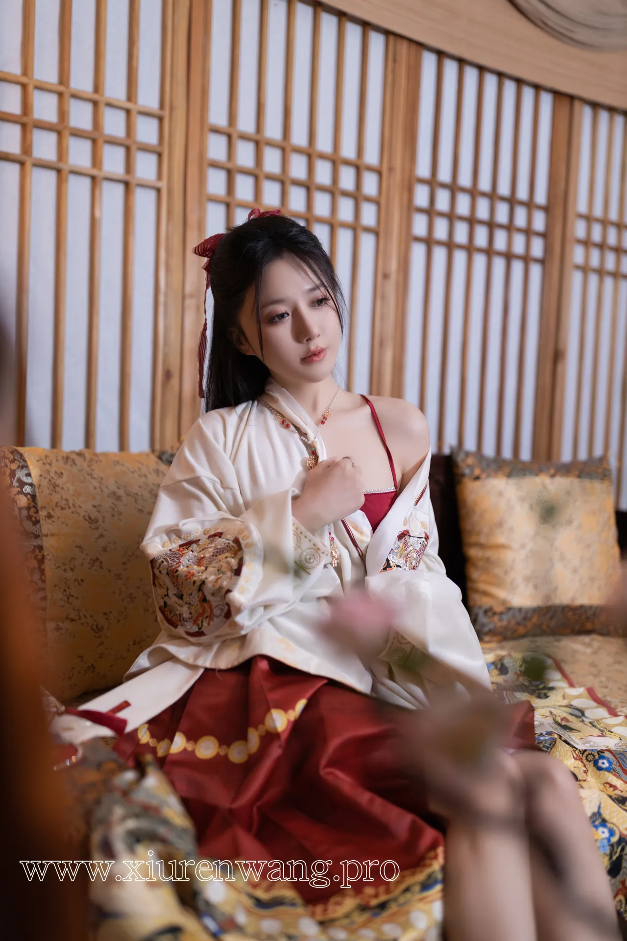 [精品]最新更新！秀人名模鱼子酱Fish《新年》cos套图作品合集上线，在线观看通道速戳