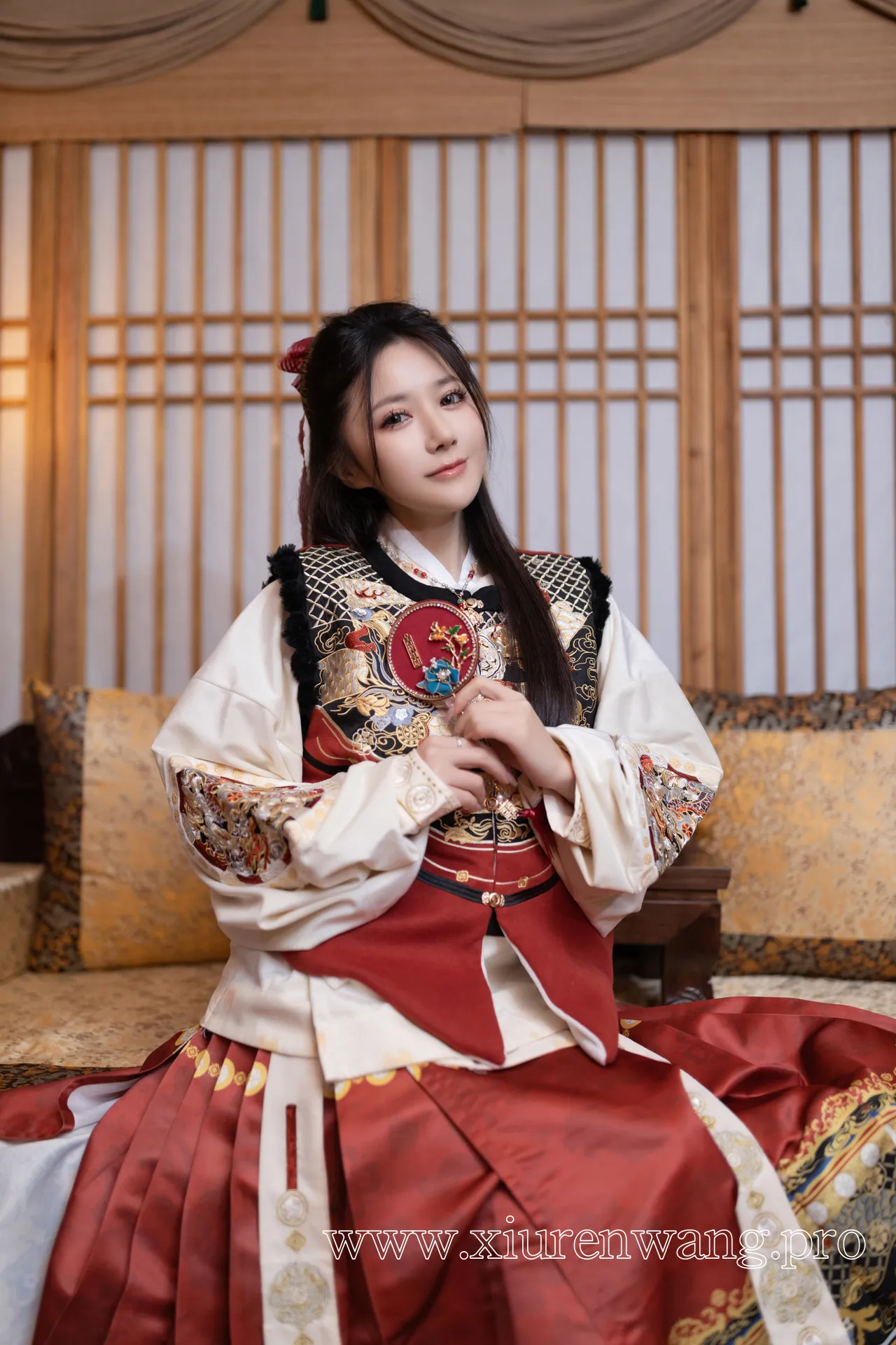 [精品]最新更新！秀人名模鱼子酱Fish《新年》cos套图作品合集上线，在线观看通道速戳