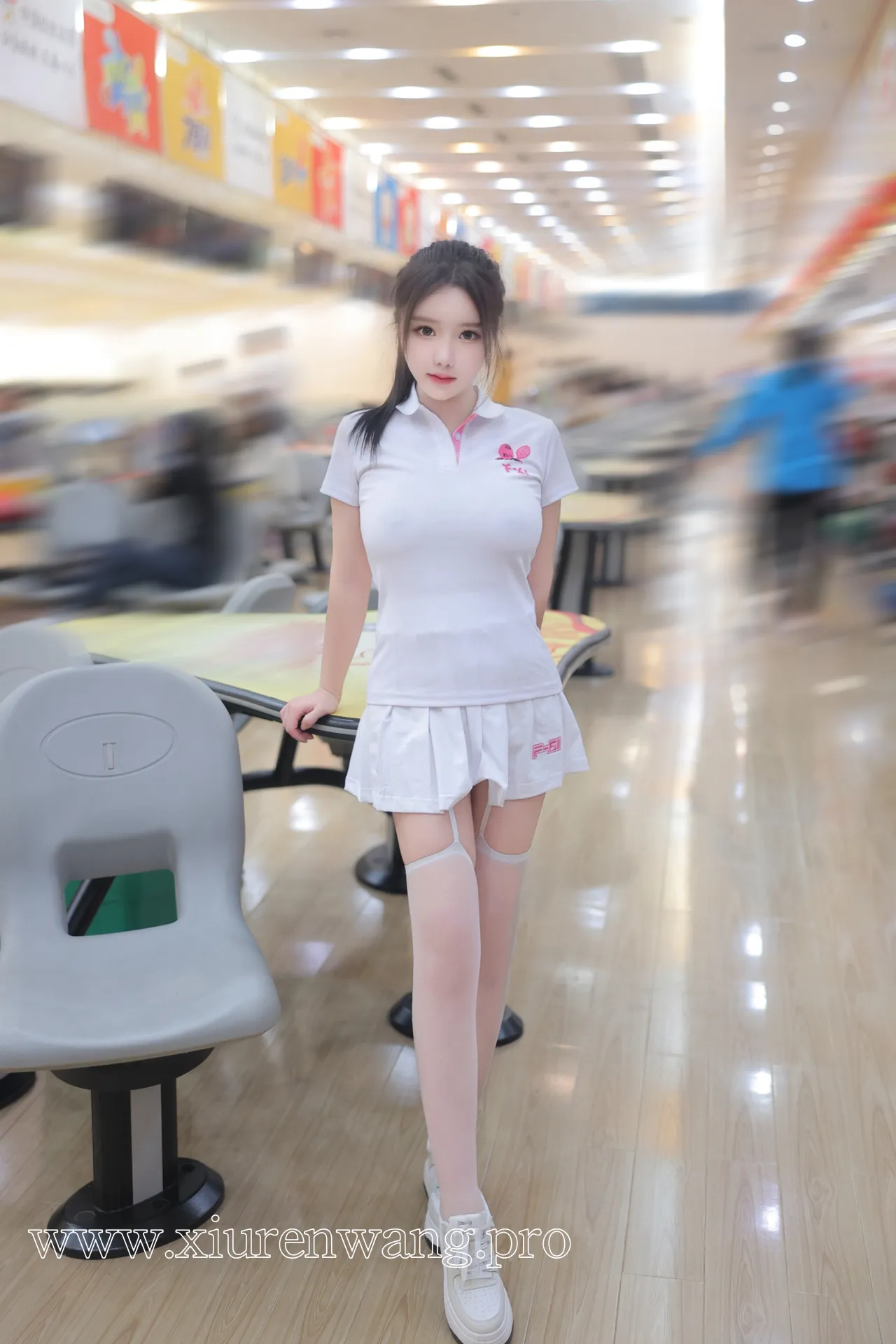 [精品]小薯条nienie在线观看指南 | 最新cos套图合集：从保龄球少女到二次元顶流的惊艳暴击