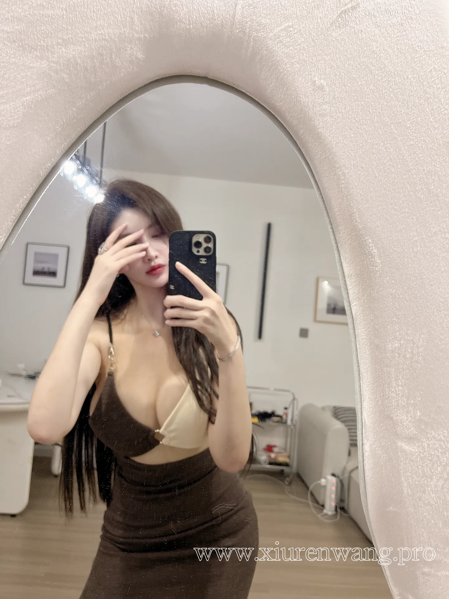 [精品]周妍希渔网袜cos套图在线追更：最新作品合集里，这些细节让老粉尖叫