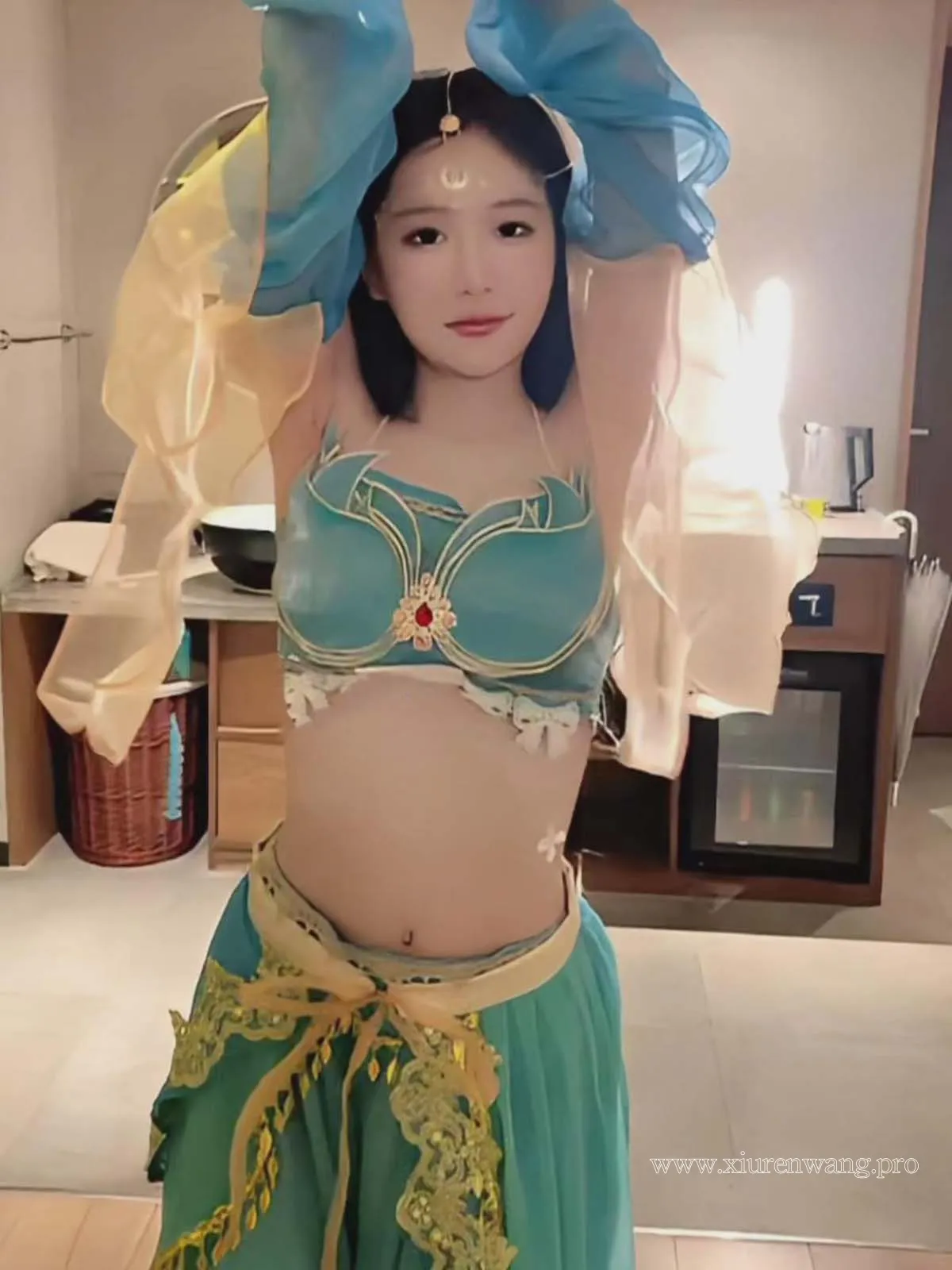 [精品]谢小蒽(幼幼)西域舞娘cos套图最新更新！在线观看&作品合集全解析