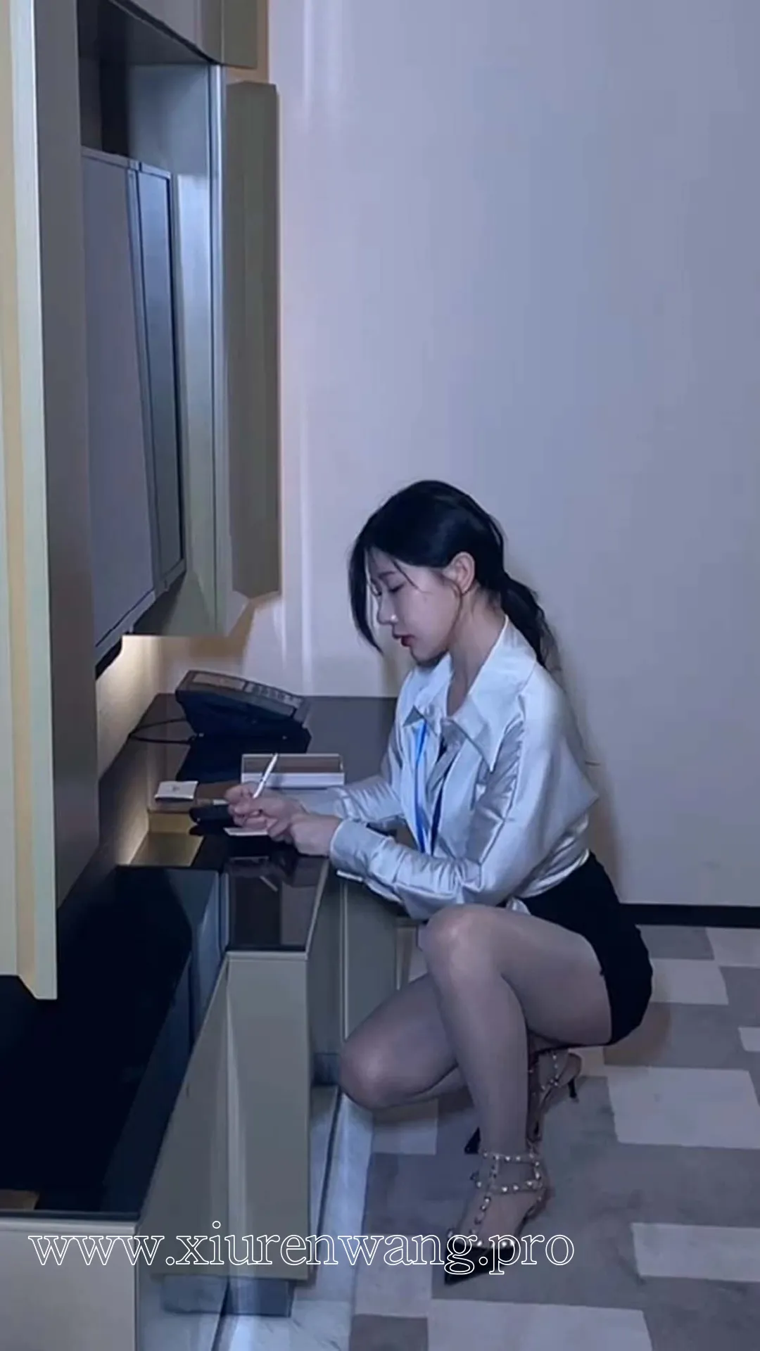 [精品]尹甜甜性感女秘书cos套图：最新更新&在线观看，作品合集惊艳二次元圈