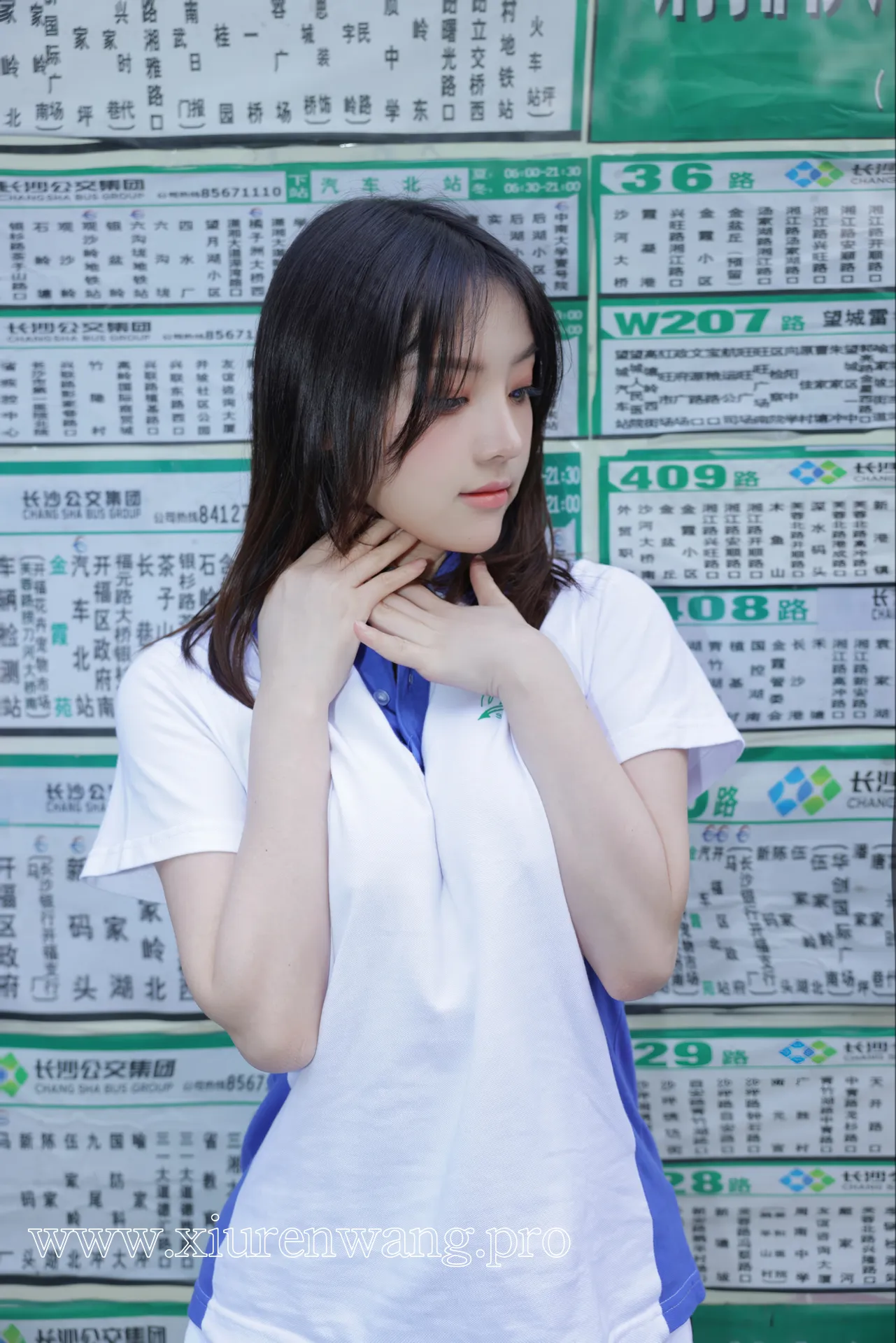 [精品]最新更新！豆瓣酱cos套图在线观看，公交车写真作品合集来了