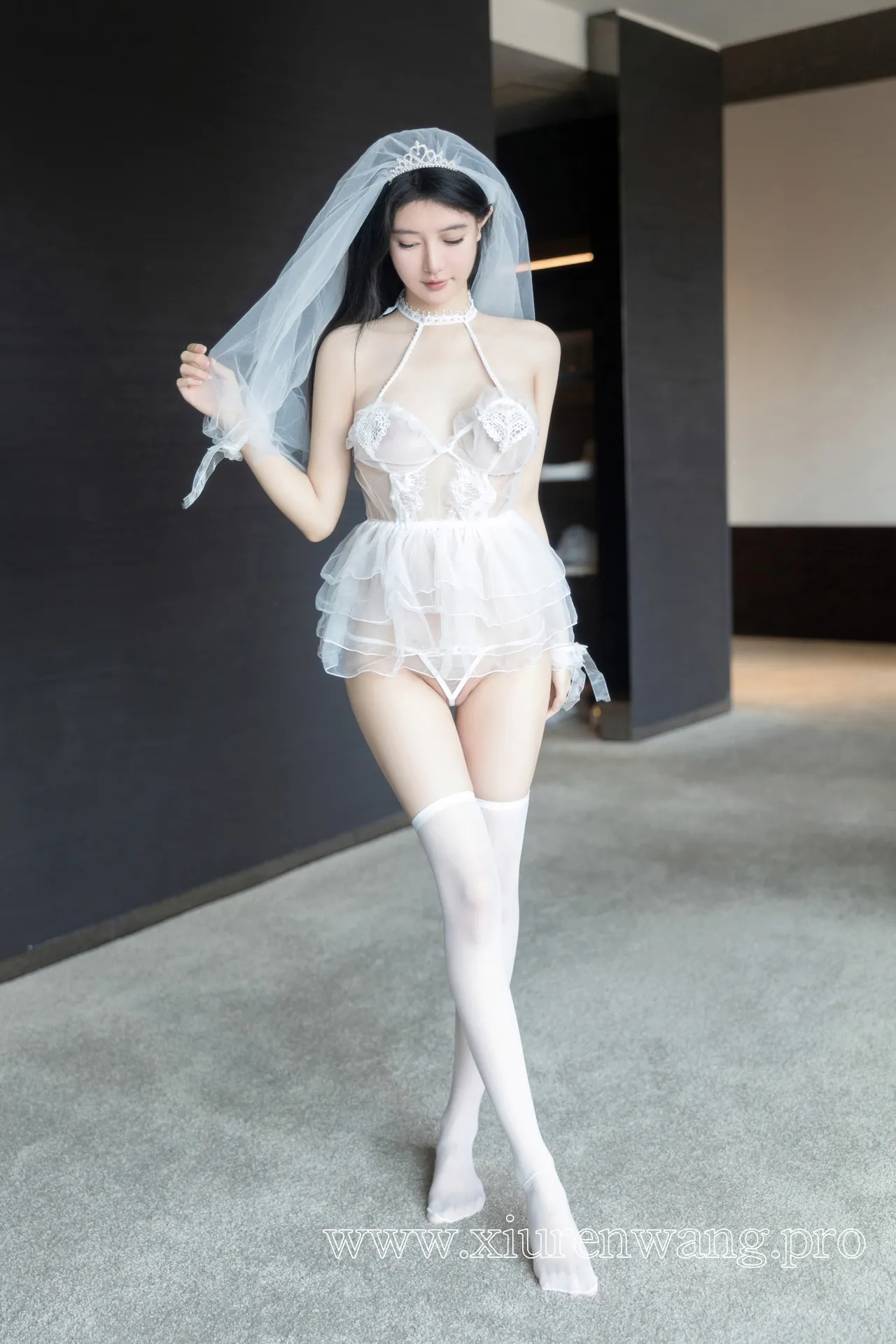 [精品]谢小蒽(幼幼)婚纱写真合集上线！最新cos套图在线观看，二次元爱好者必追