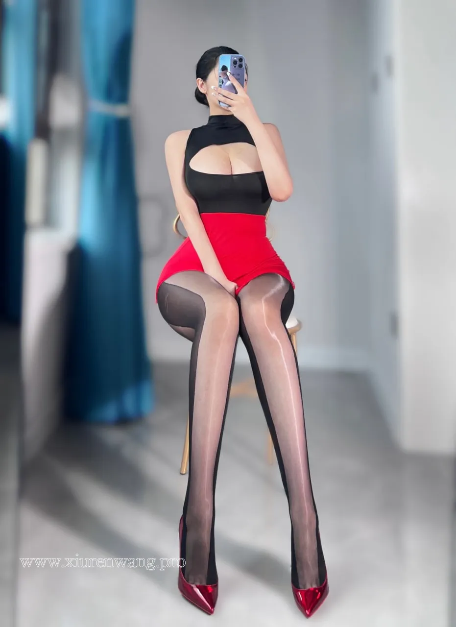 [精品]120斤的小王同学最新cos套图合集上线！秘书的猕猴桃风格在线观看指南