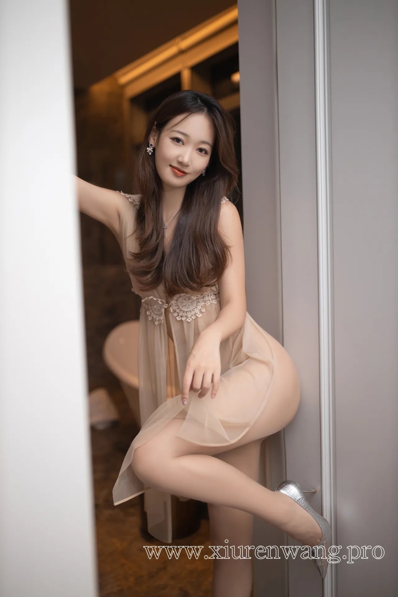 [精品]唐安琪最新更新！在线观看高质感cos套图作品合集，薄纱真空风格引爆二次元