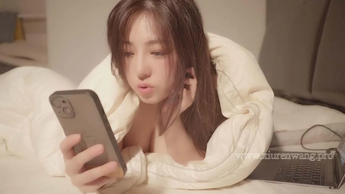 [精品]樱晚gigi作品合集｜最新《女友系列-出差了？(上)》cos套图上线，这波女友力直接拉满！