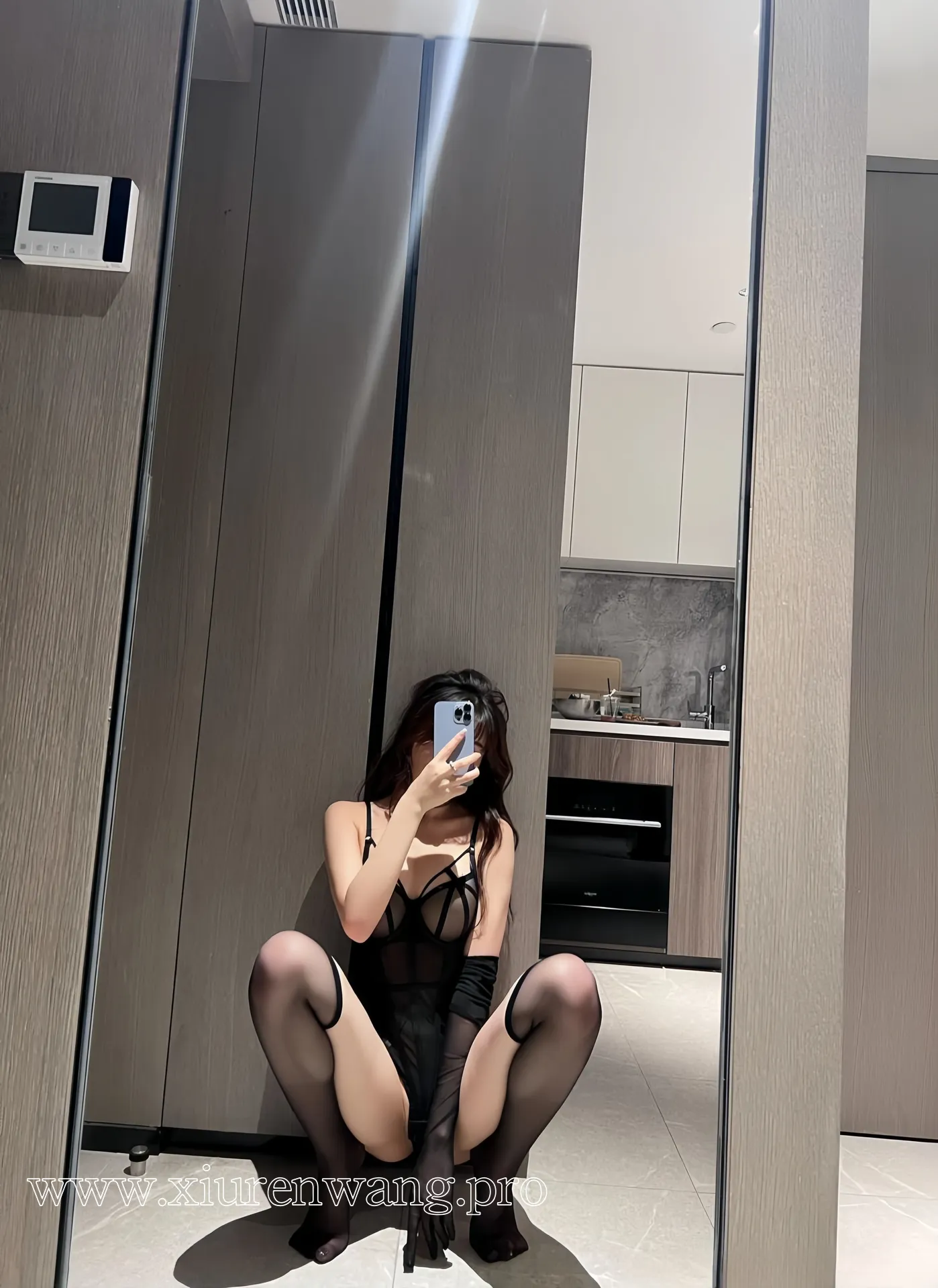 [精品]芝芝Booty作品合集在线追更！最新女秘书套图释出，这才是cos圈的致命诱惑