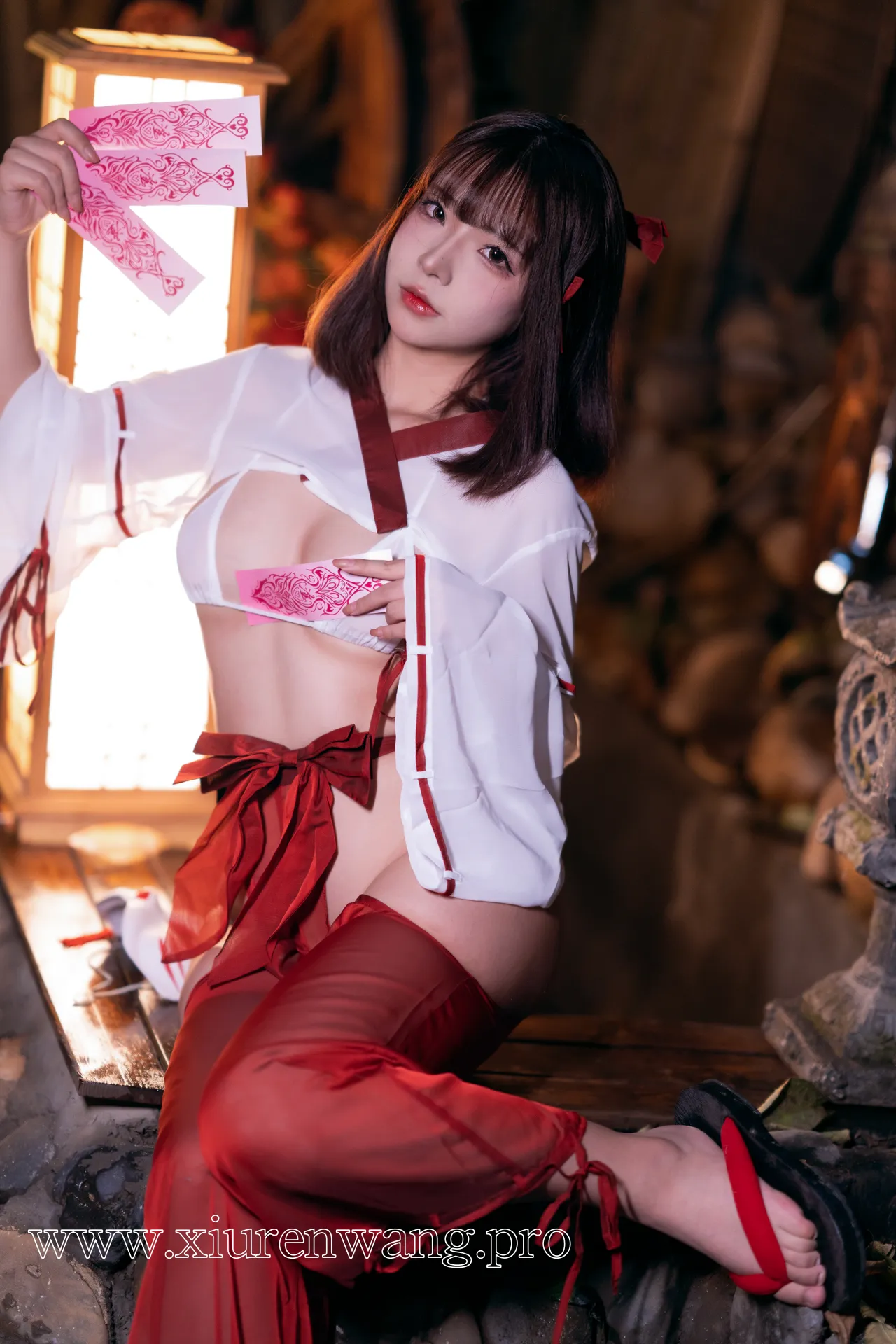 [精品]Kokuhui最新更新！Vol.012《Miko of Wishes 祝巫神女》cos套图作品合集在线观看