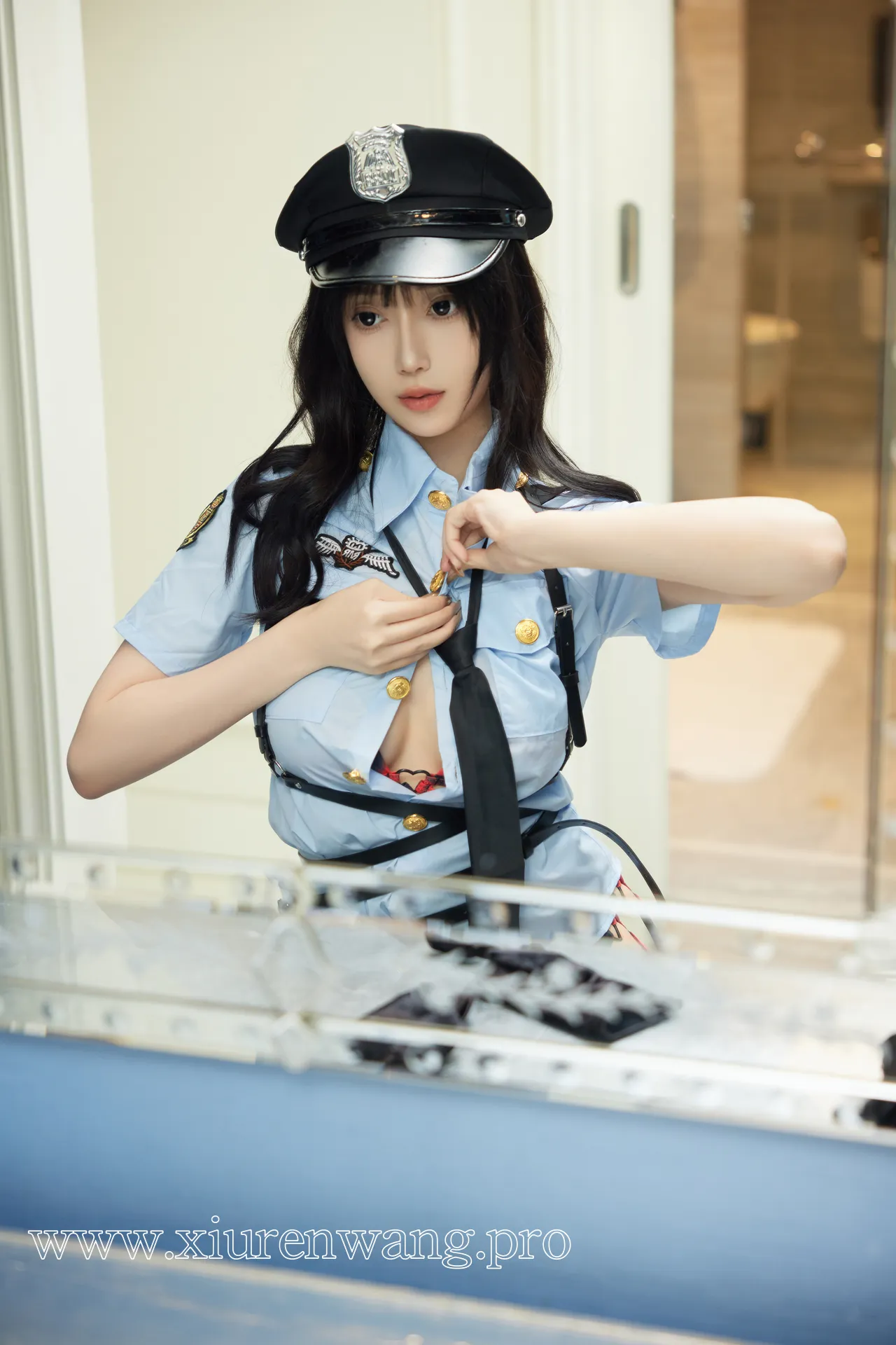 [精品]玥儿玥er蓝色制服cos套图新作上线！最新作品合集在线观看，二次元粉速戳