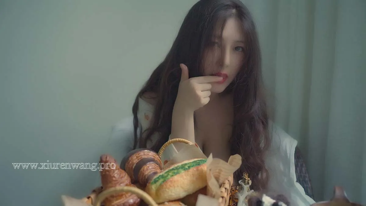 [精品]樱晚gigi最新更新！晚哥系列「是谁的早餐(上)」cos套图作品合集在线观看指南