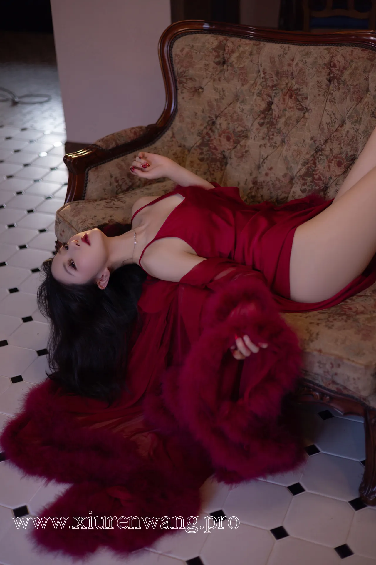 [精品]秀人名模鱼子酱Fish《玫瑰》cos套图作品合集最新更新！在线观看解锁惊艳瞬间