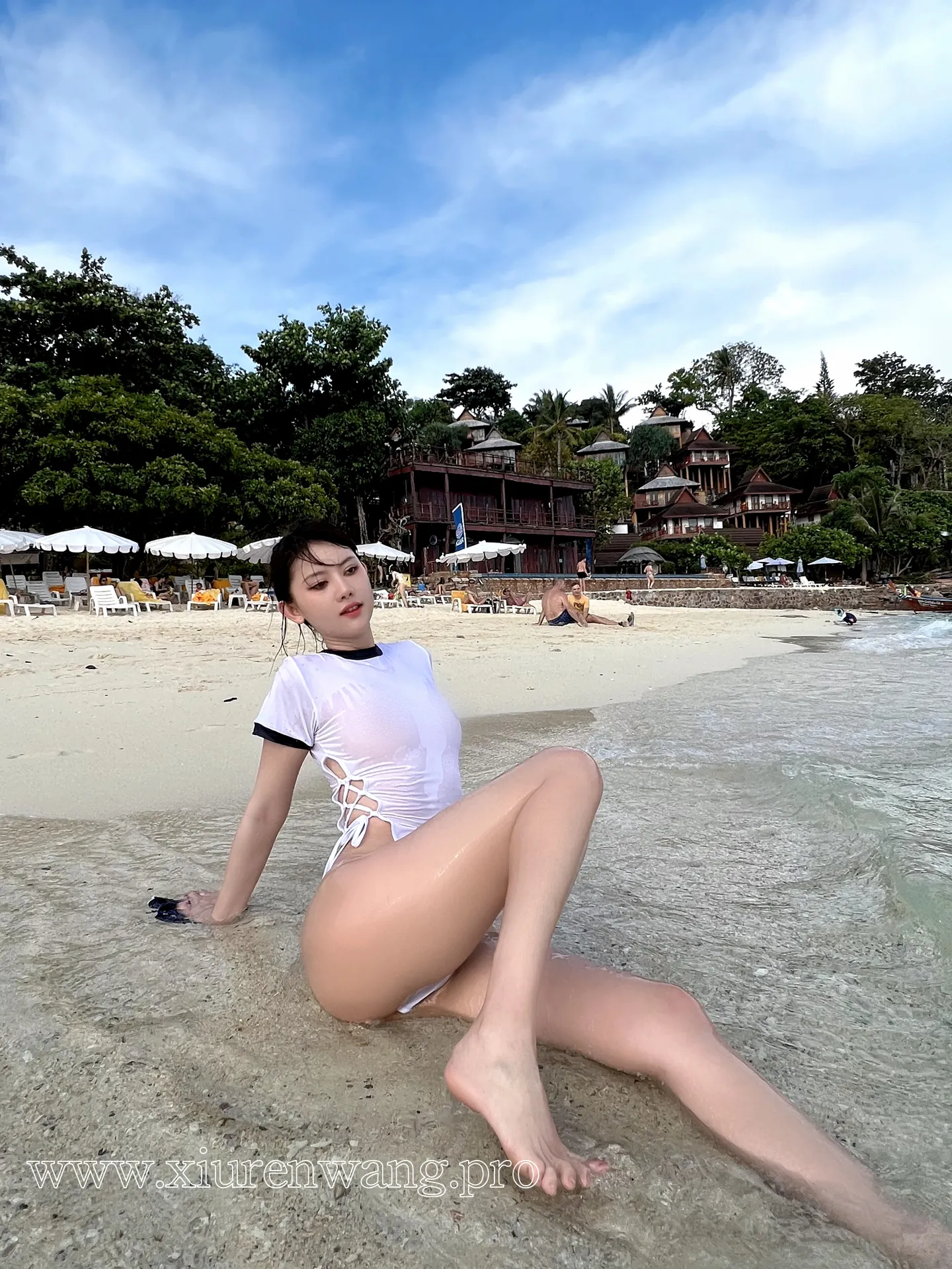 [精品]就是阿朱啊最新作品合集上线！海岛透视cos套图在线观看，这波更新太戳我了