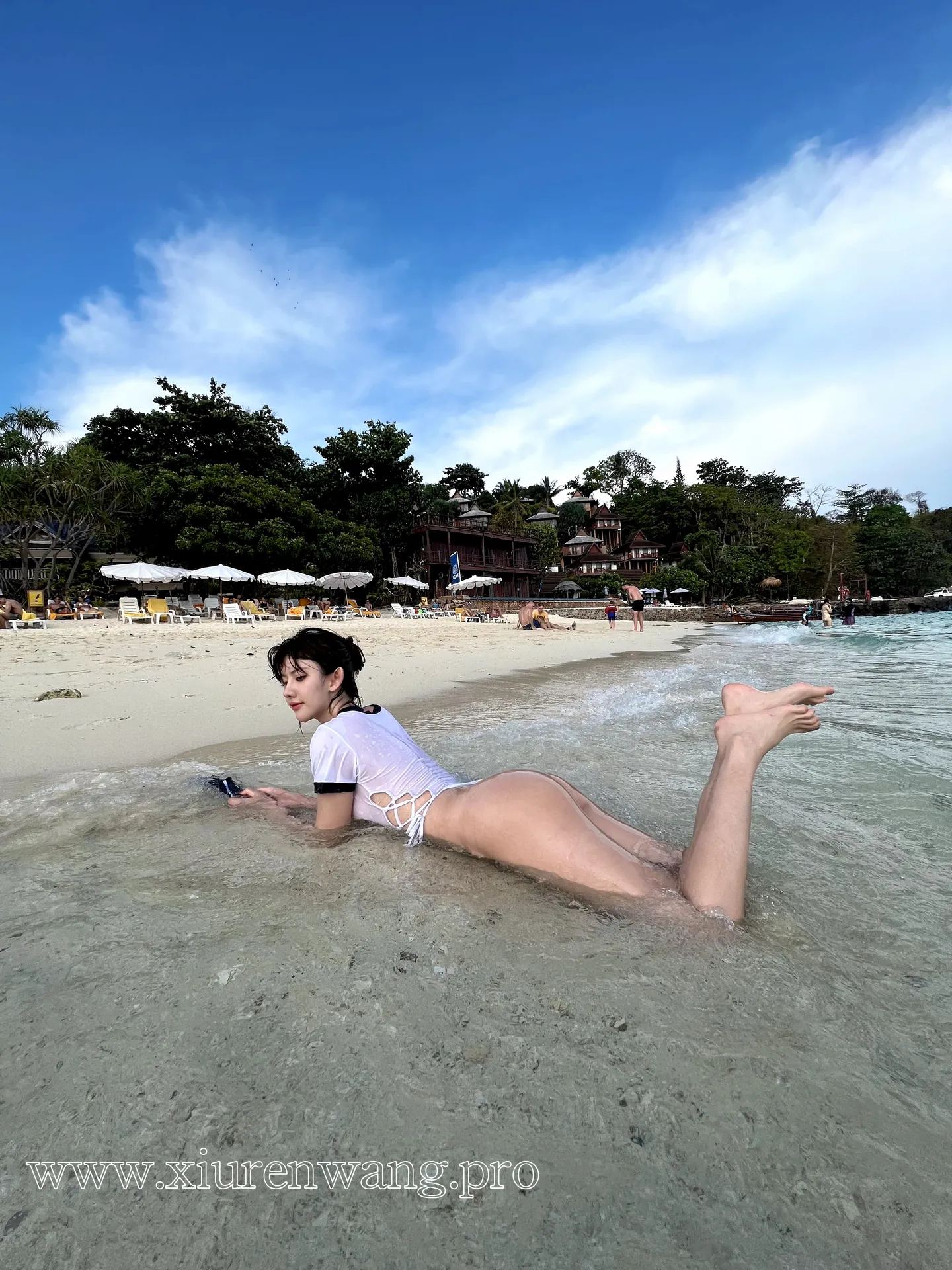 [精品]就是阿朱啊最新作品合集上线！海岛透视cos套图在线观看，这波更新太戳我了