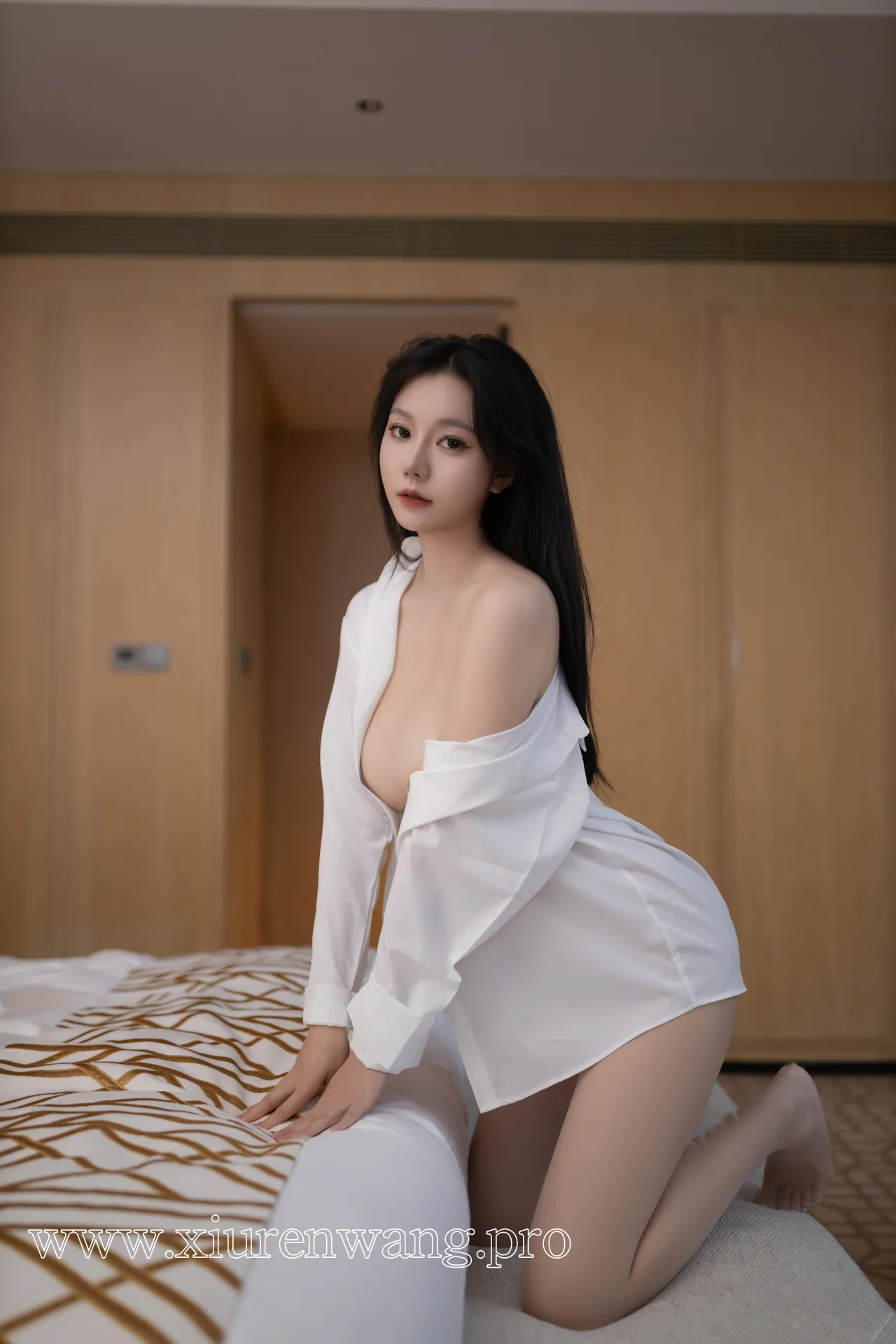 陆萱萱 与 安然anran 同款白衬衫摄影技巧