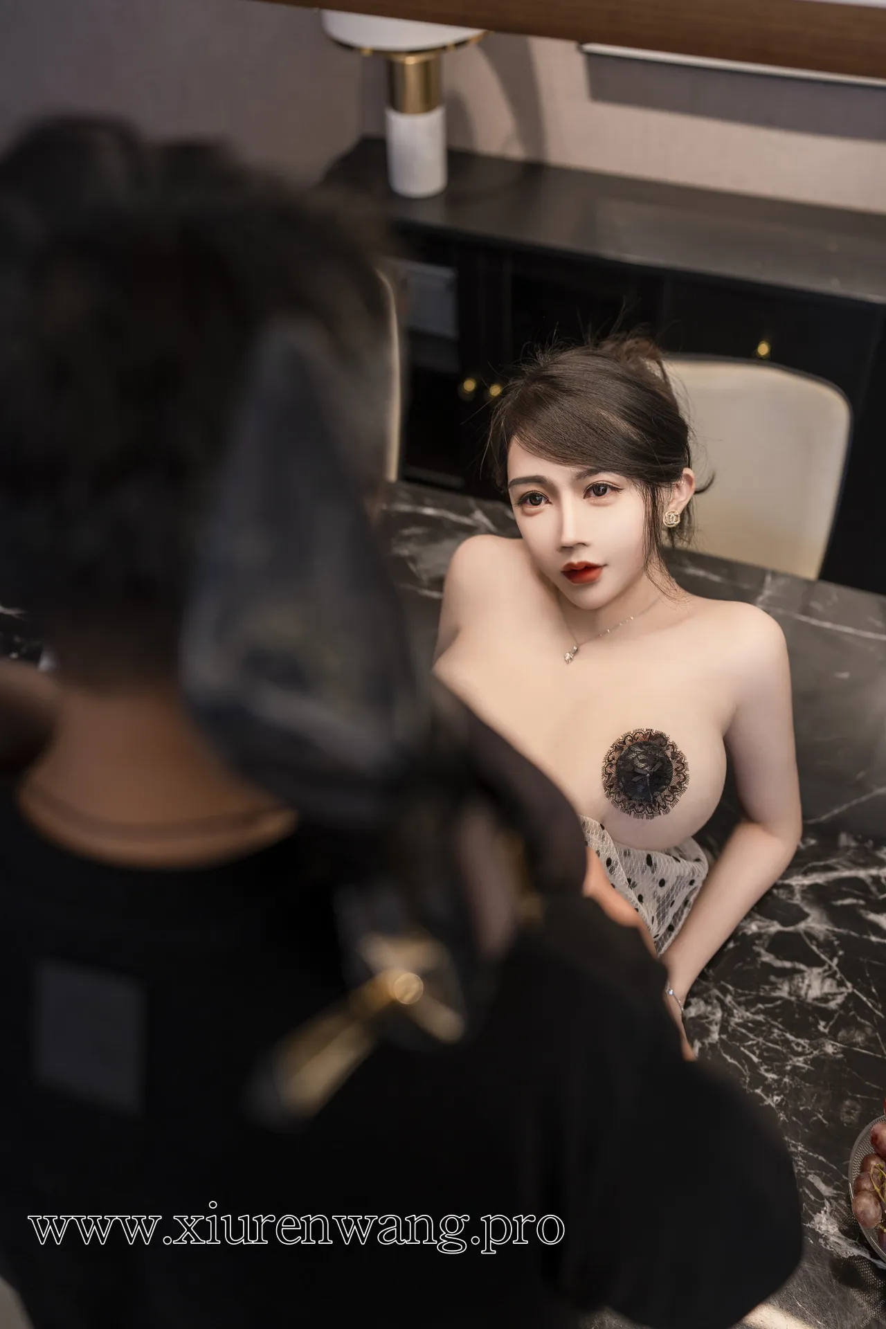 [精品]李若汐厨房女仆套图在线看！最新更新作品合集解锁她的次元魅力