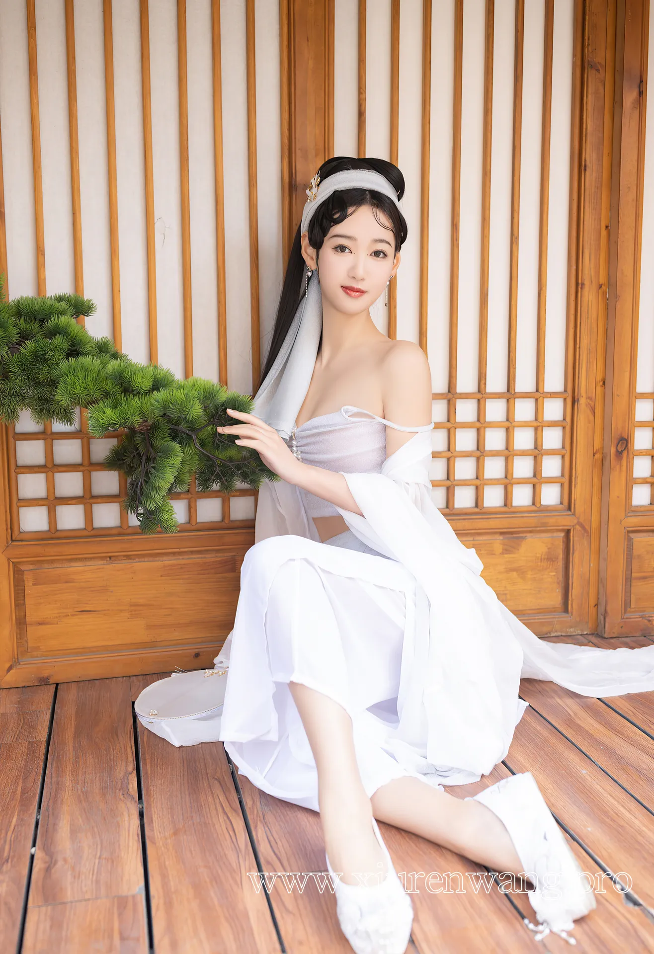 [精品]唐安琪小青小白写真套图上线！在线追更最新作品合集，二次元收藏党速码