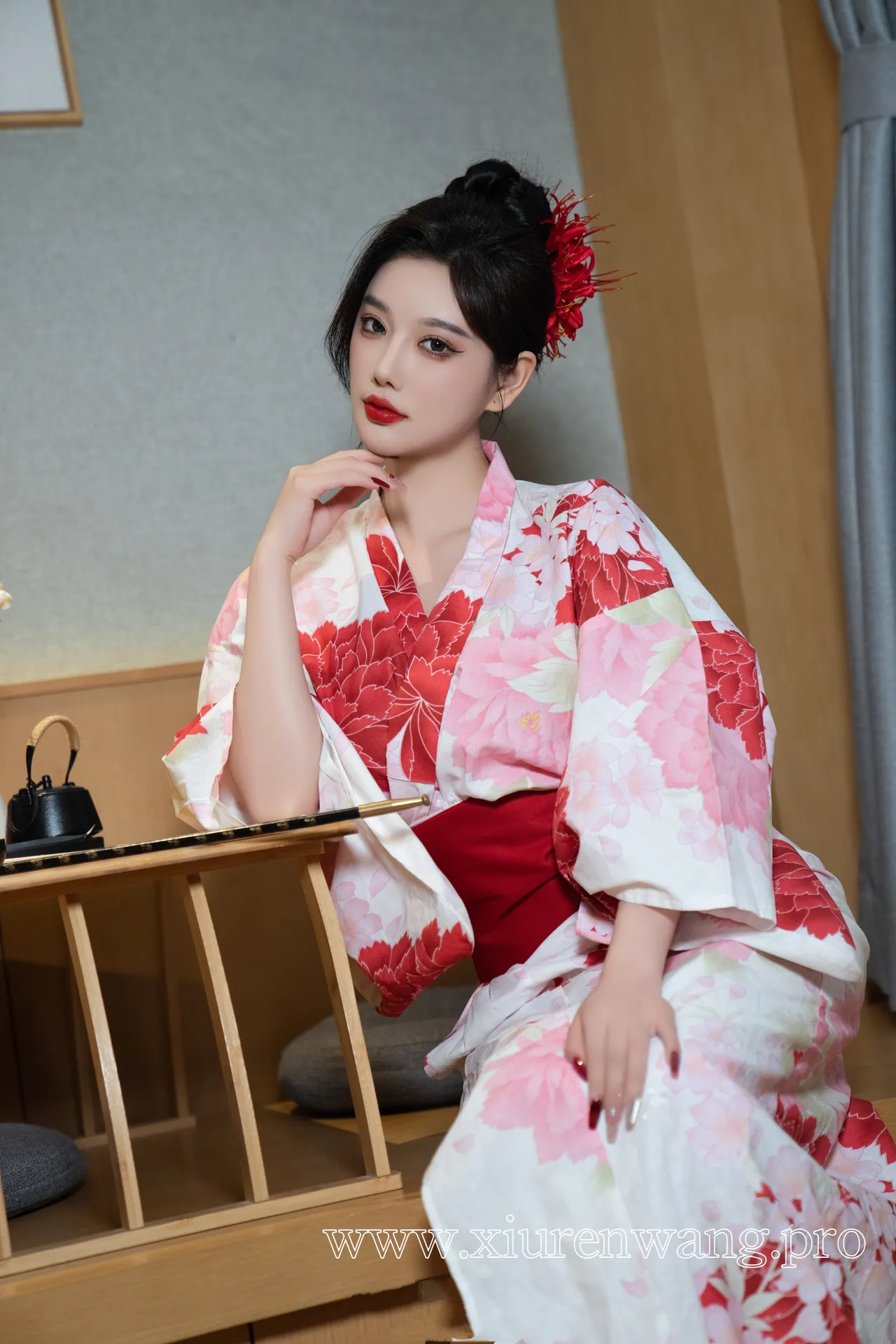 [精品]杨晨晨最新更新！日系和服cos套图作品合集在线观看