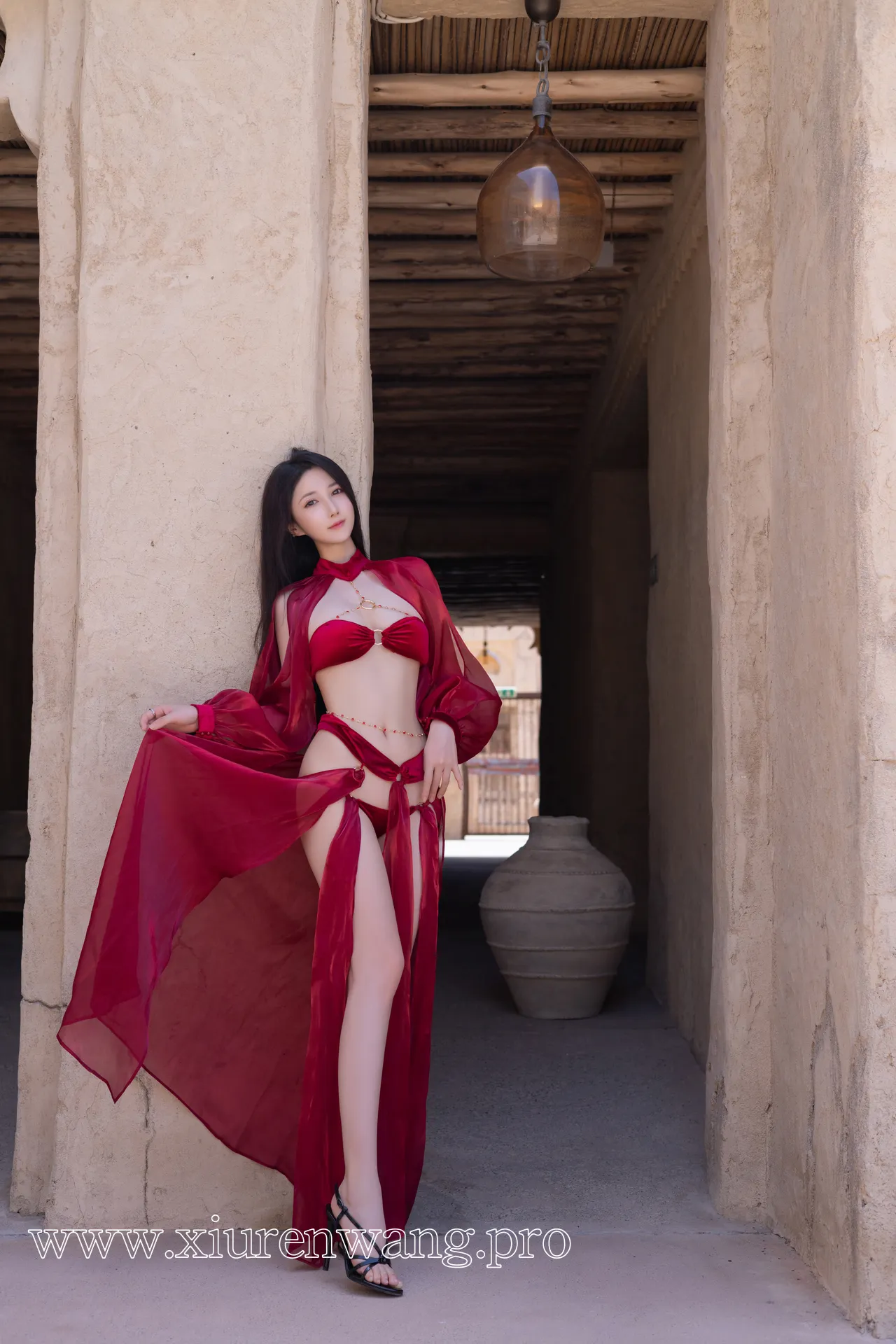 秀人名模鱼子酱Fish《惊红之舞》写真不同于浅浅Danny的温婉