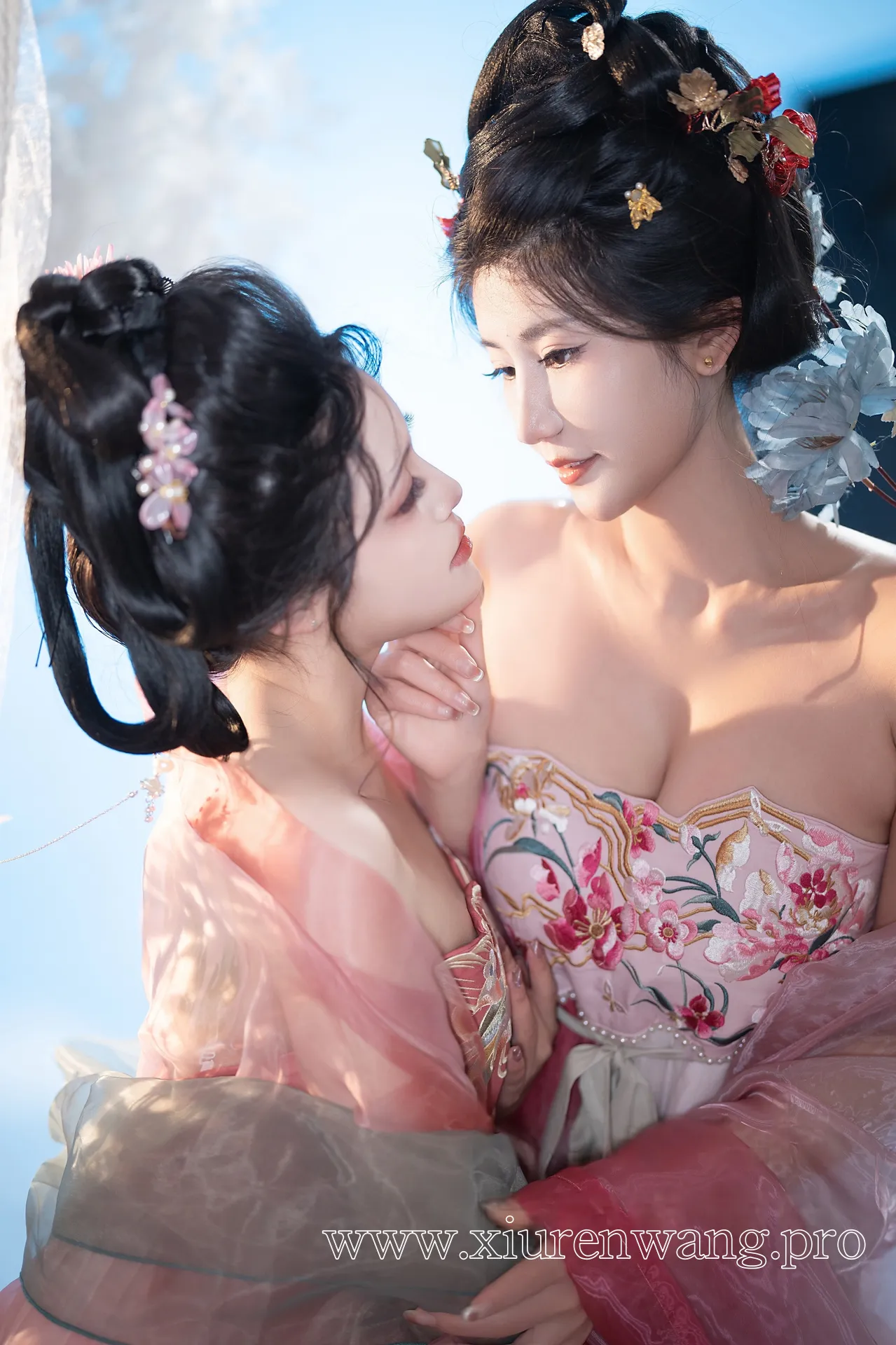 [精品]在线观看星澜是澜澜叫澜妹呀&Natsuko夏夏子最新更新！《瑶池洗凝脂》cos套图作品合集全揭秘