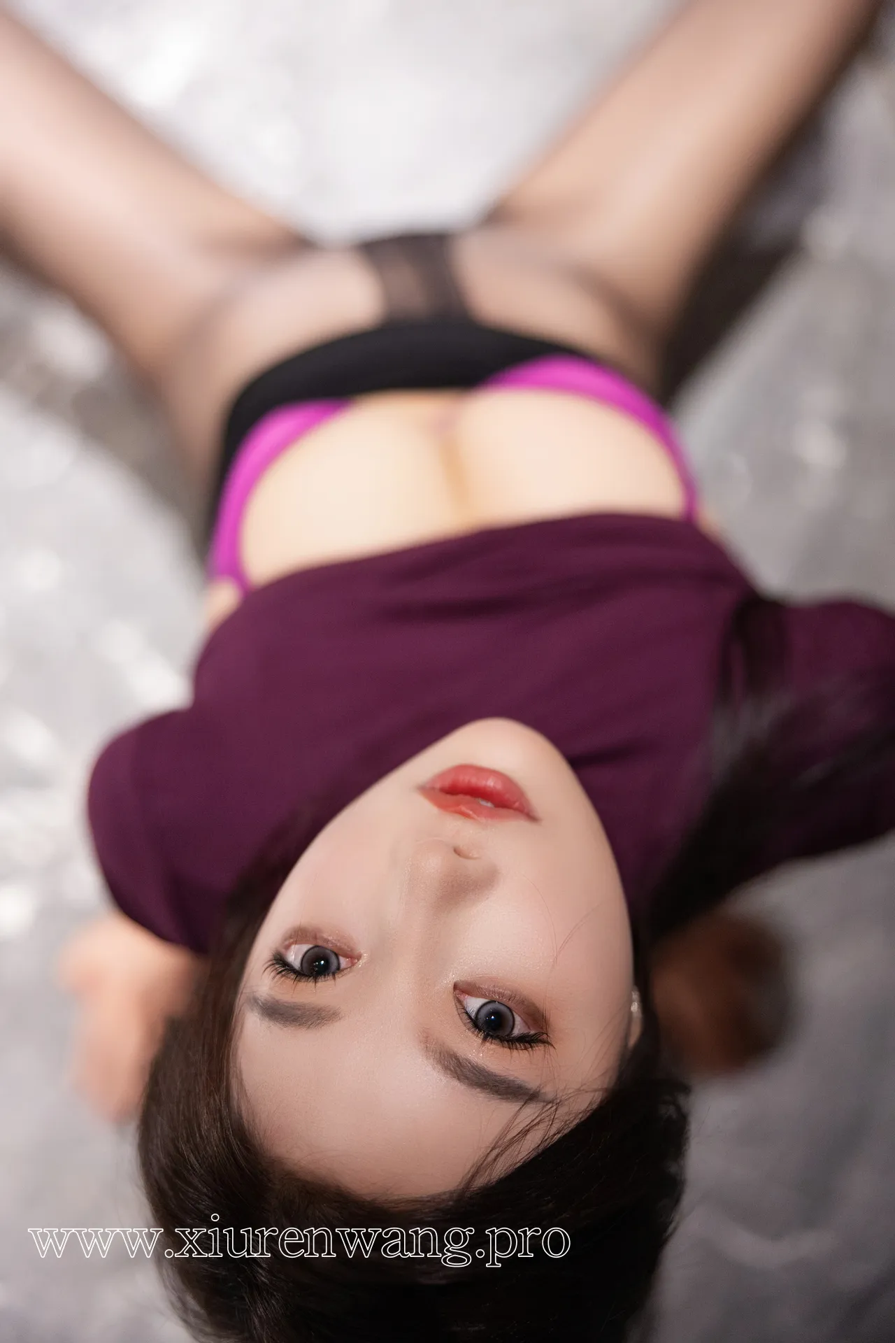 [精品]杨晨晨最新更新：紫色T恤cos套图在线观看，作品合集解锁二次元心动瞬间