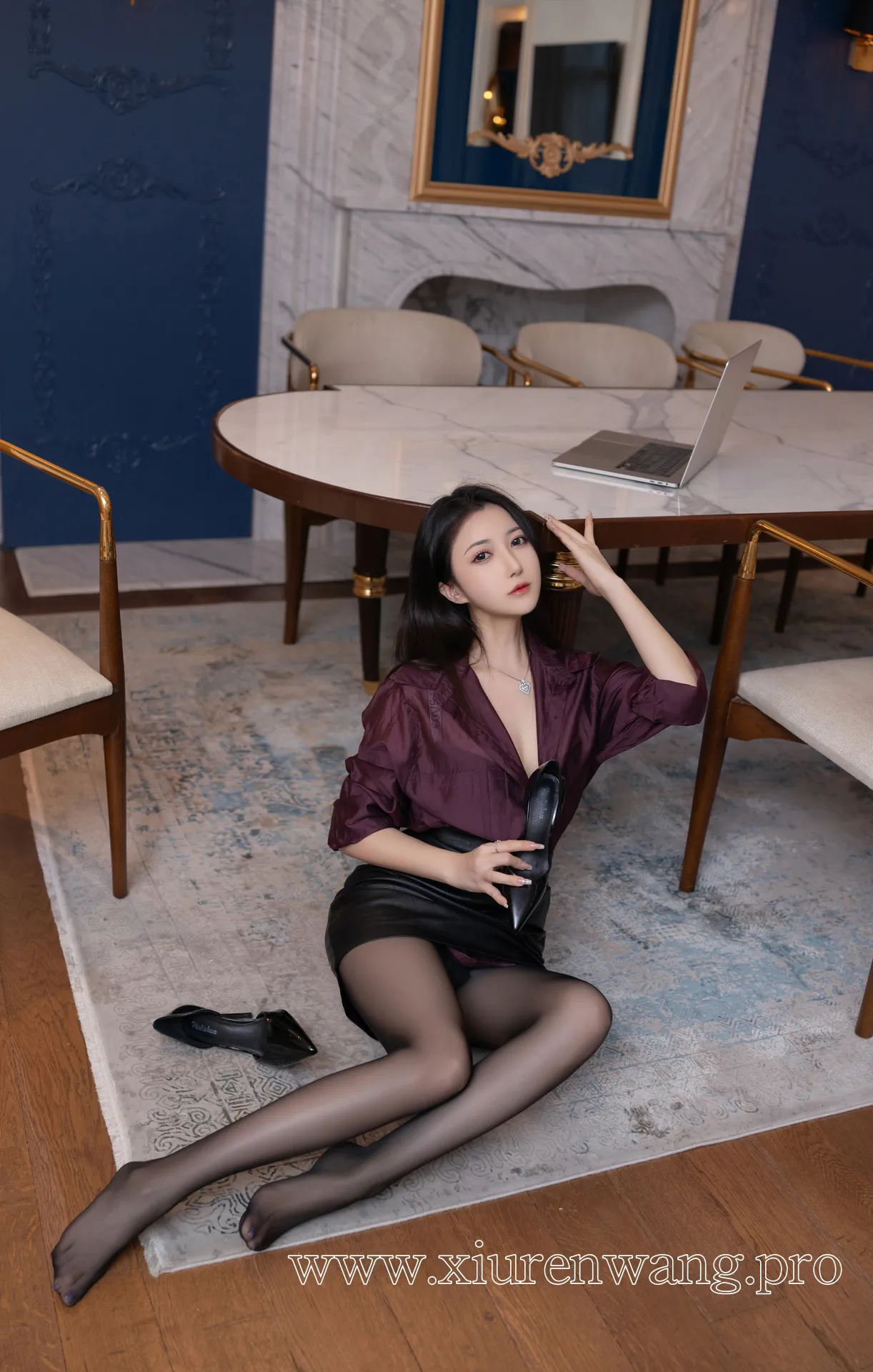 对比白小蝶的甜美，鱼子酱Fish展现出的高冷御姐范