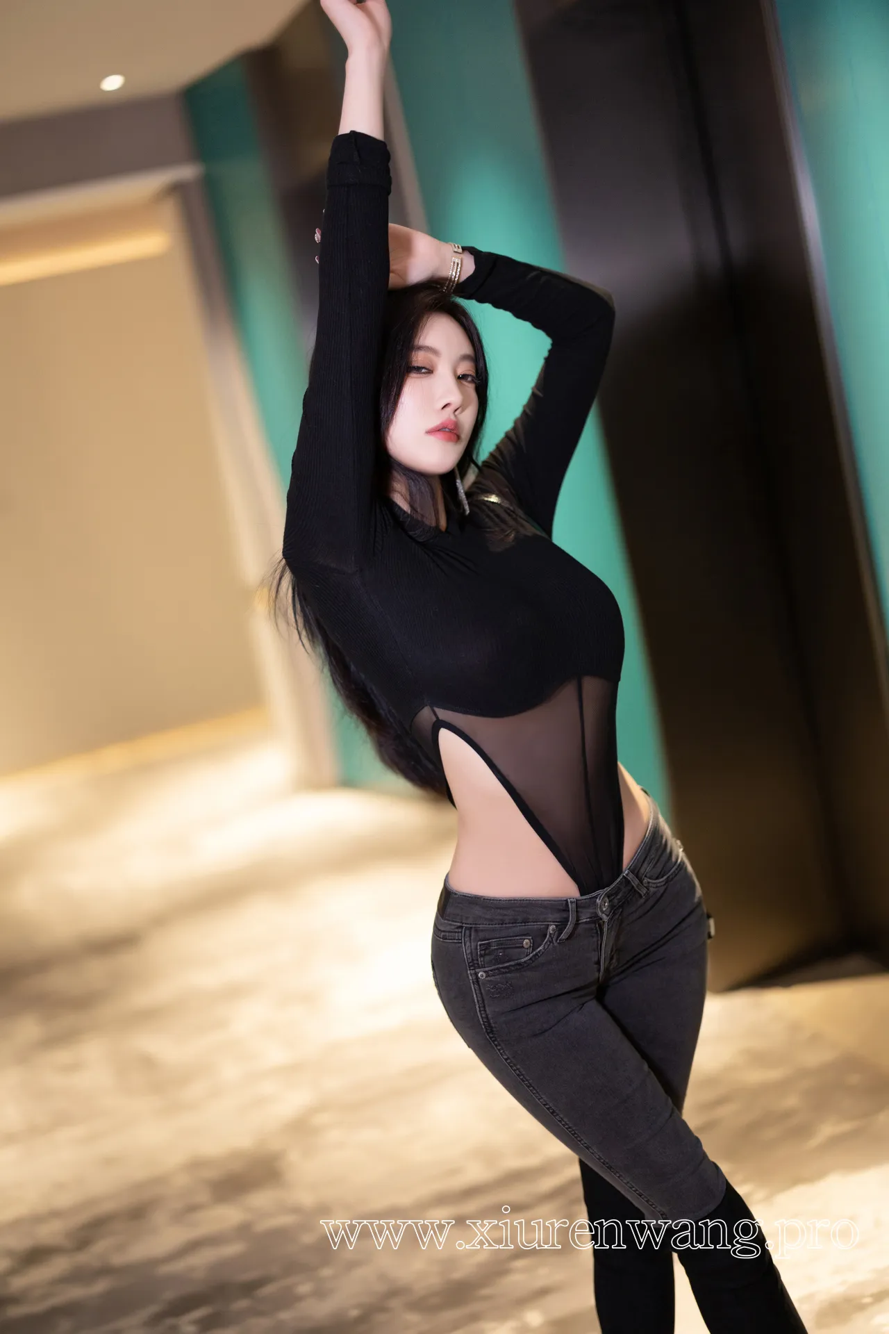 [精品]杨晨晨Yome连体渔网袜套图在线看！最新更新作品合集亮点全拆解