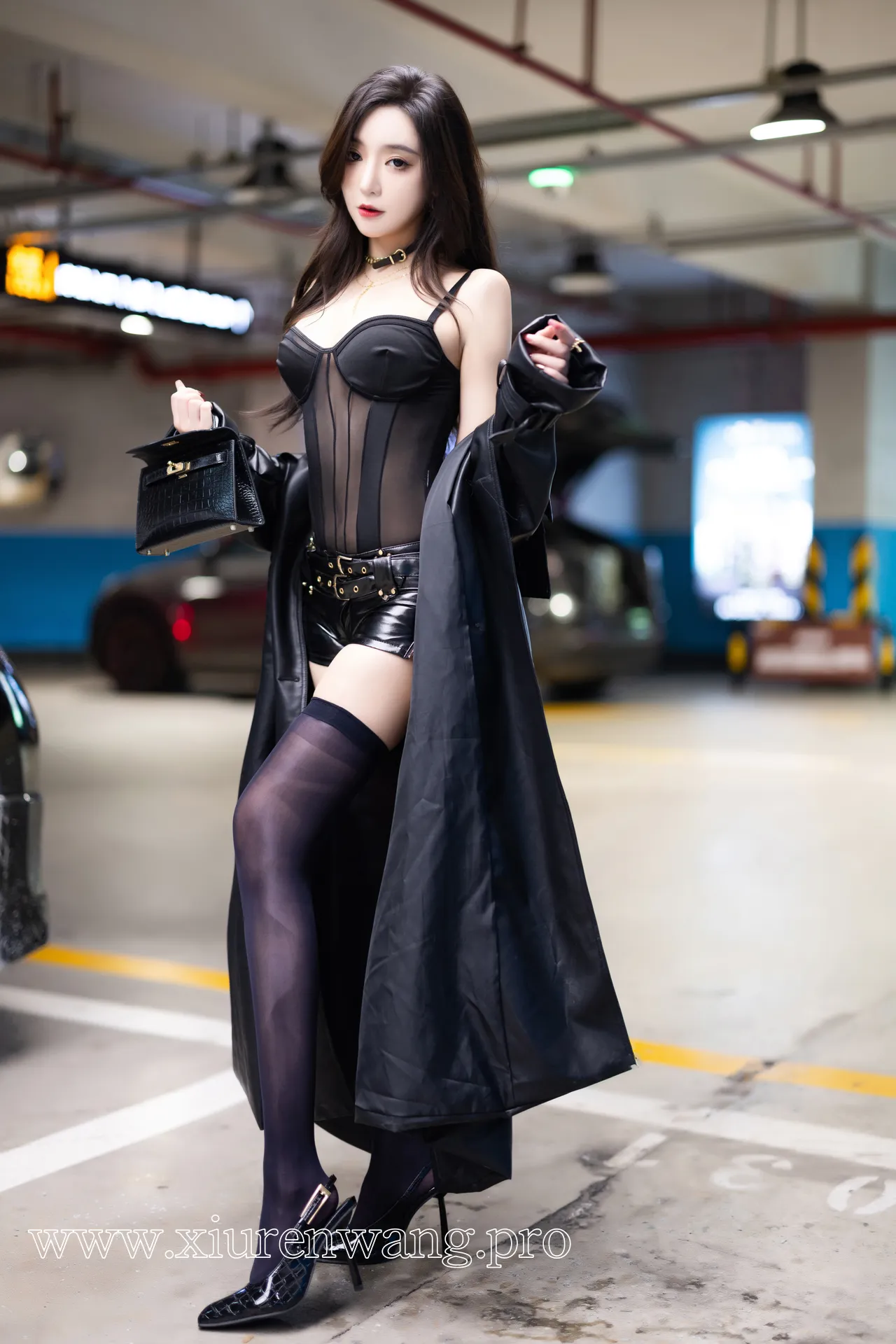 [精品]王馨瑶Yanni最新更新！停车场主题cos套图合集上线，在线观看解锁二次元新体验