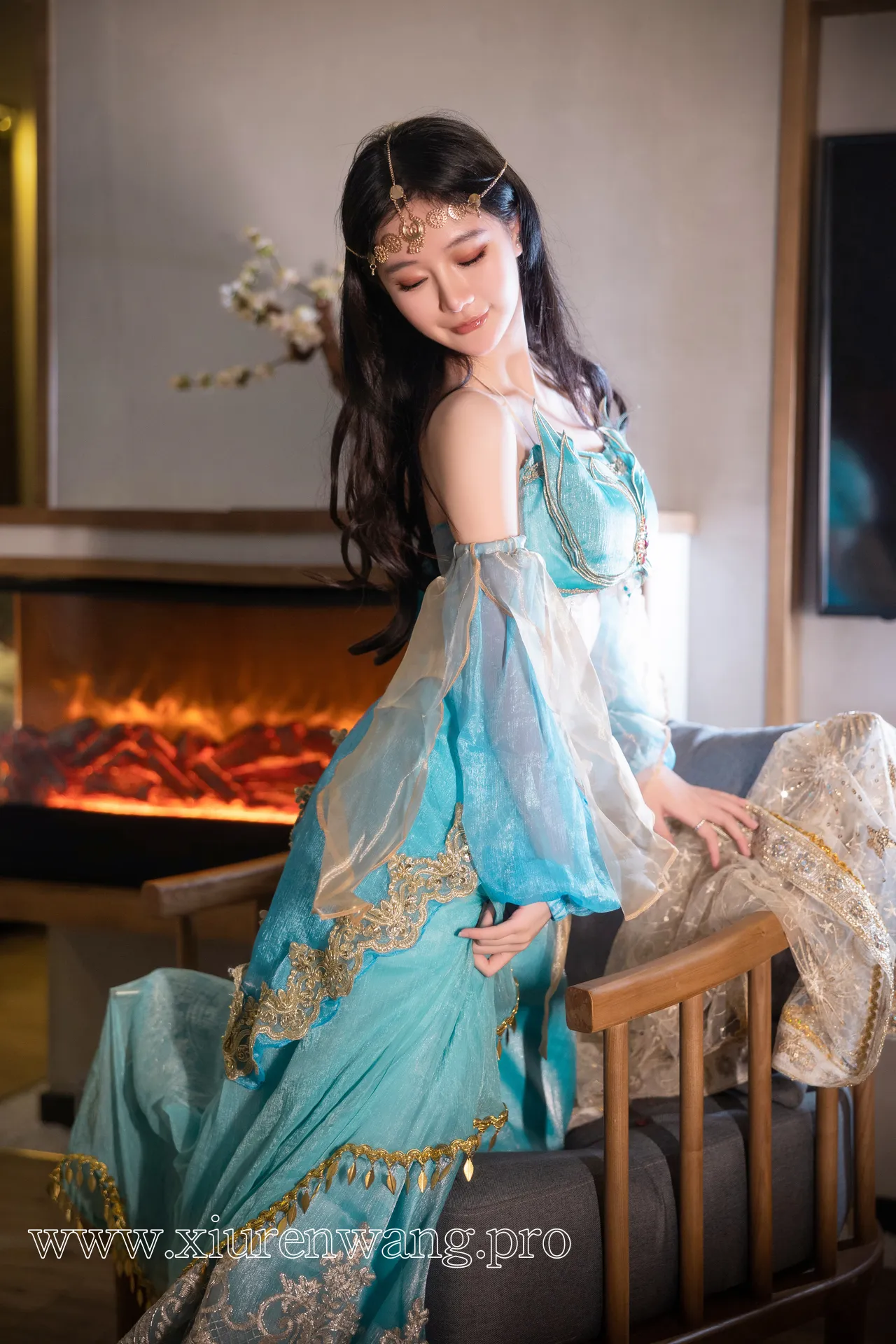 [精品]谢小蒽(幼幼)西域舞娘写真最新更新！在线观看作品合集&cos套图全解析