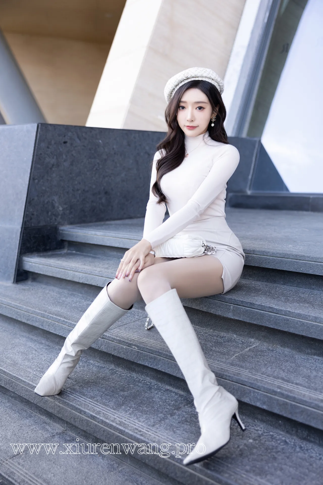 [精品]王馨瑶Yanni最新作品合集上线！毛衣皮裙cos套图在线观看，二次元粉速戳