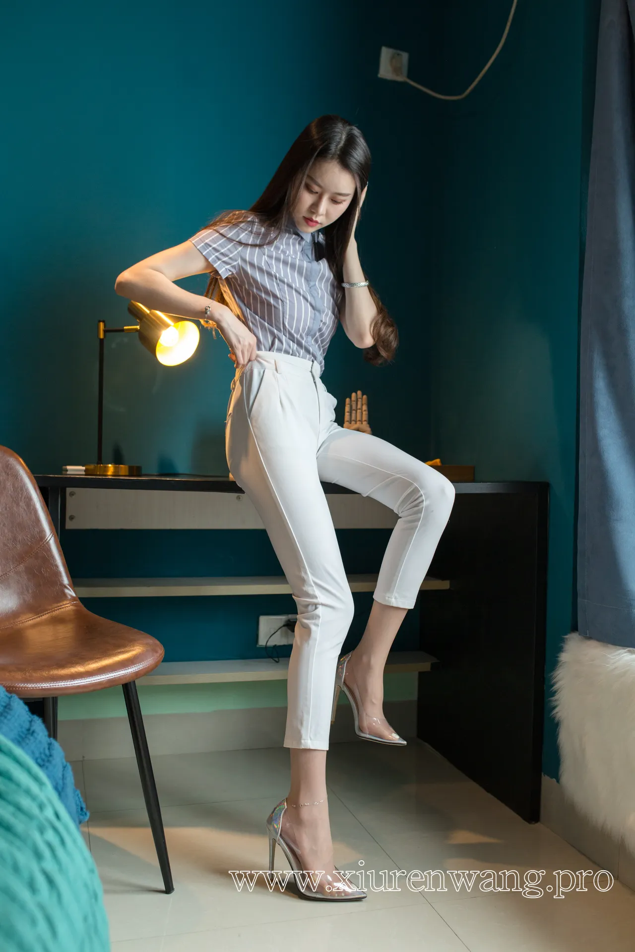 [精品]最新更新！Sia不吃鱼cos套图作品合集上线，在线观看解锁肉丝足尖的二次元魅力