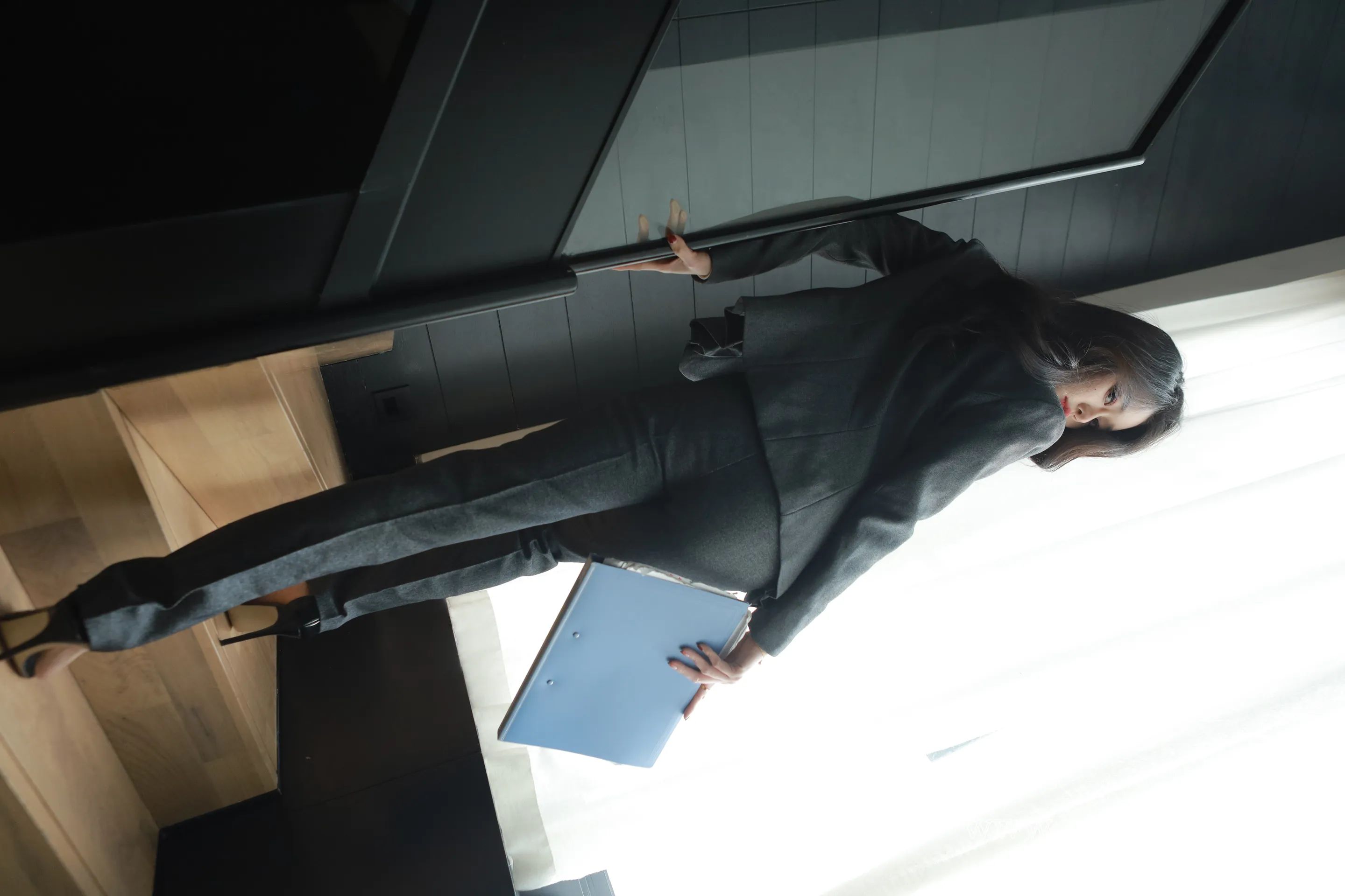 [精品]最新更新！Sia不吃鱼cos套图在线观看，作品合集看过的都知道爽