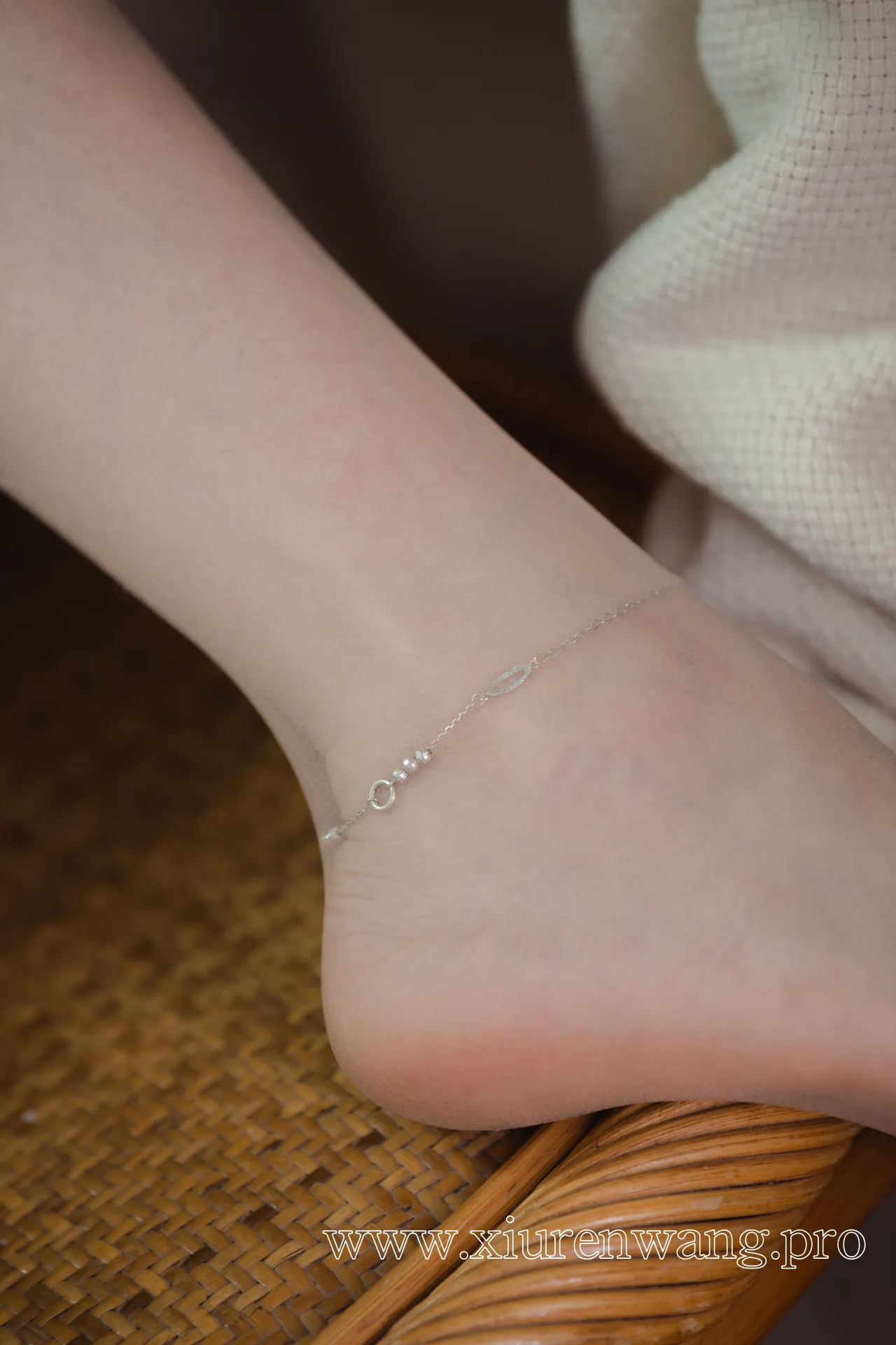 [精品]Sia不吃鱼作品合集｜红色高跟主题cos套图在线看，最新更新惊艳二次元圈