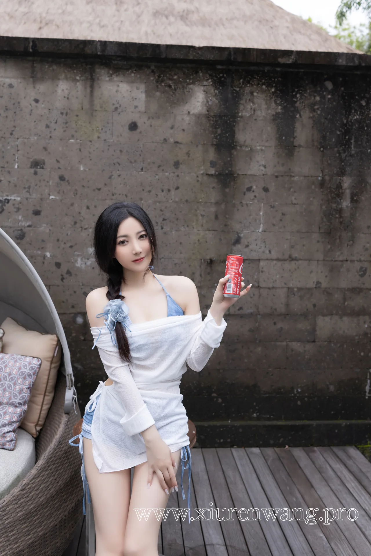 赵伊彤纯欲风对比秀人名模鱼子酱Fish的成熟魅力